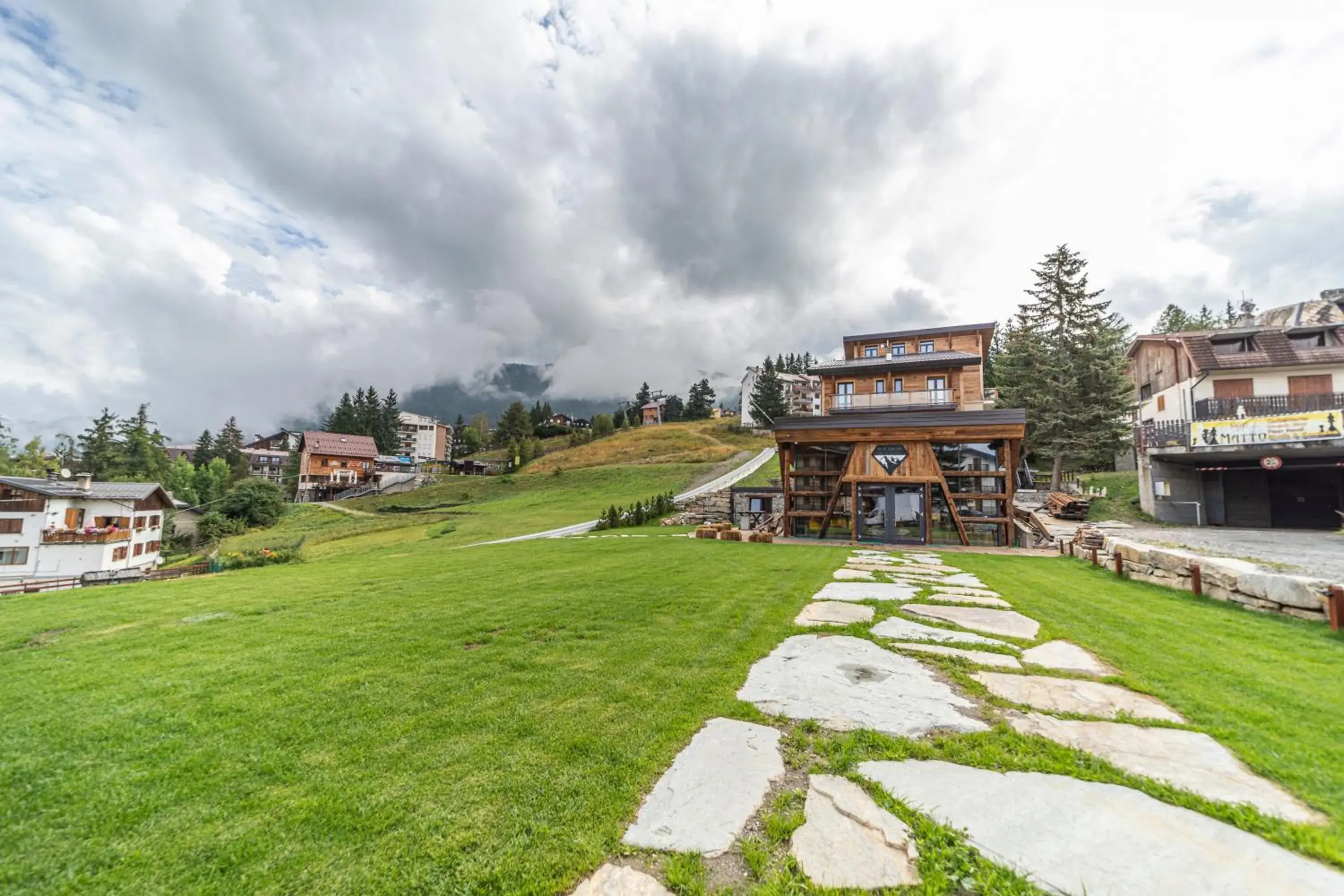 Property building in Avalanche - Alpine Boutique Hotel Property building in Avalanche - Alpine Boutique Hotel