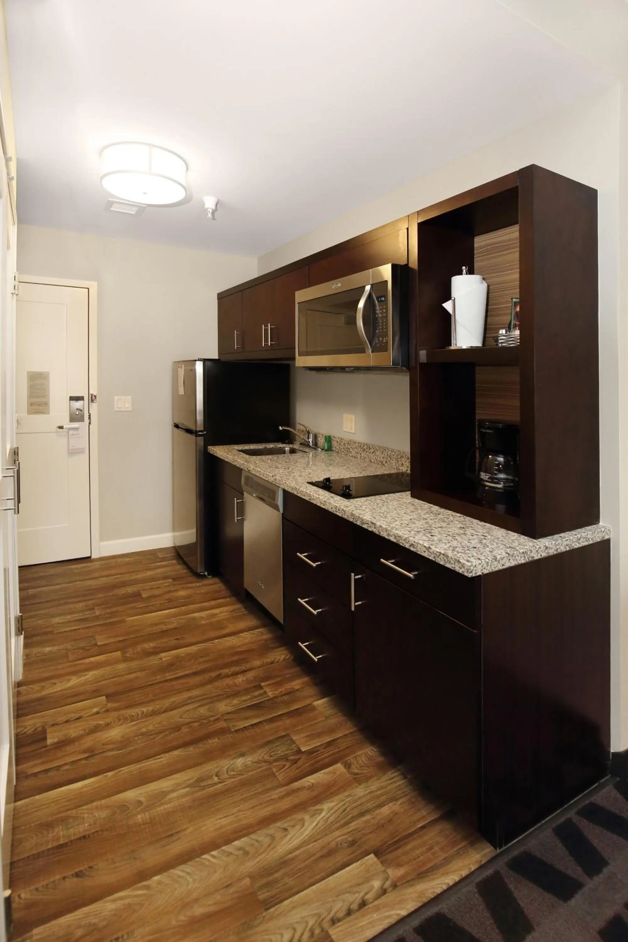 Kitchen or kitchenette in TownePlace Suites by Marriott Grove City Mercer/Outlets