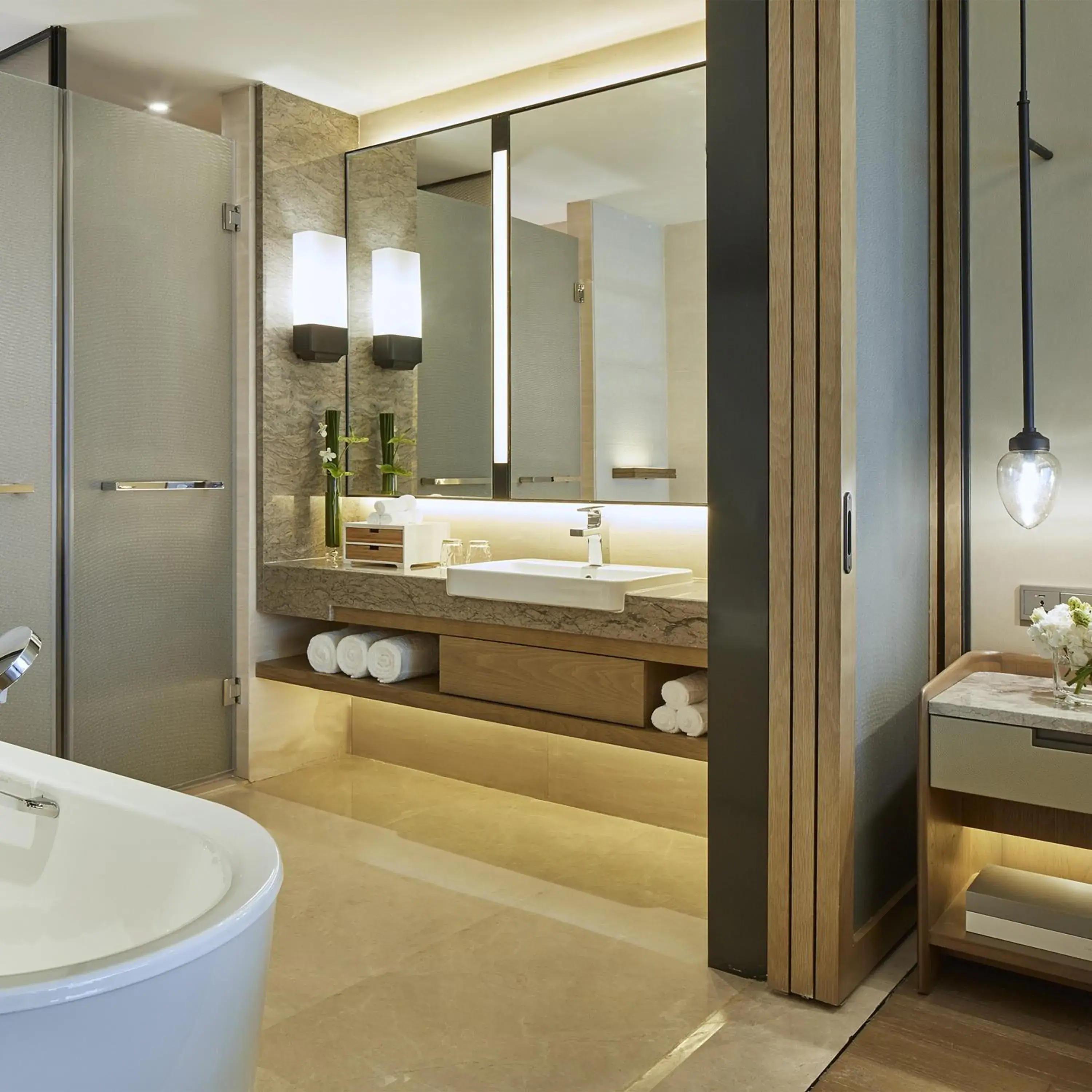 Premier Guest Room with Two Double Beds and River View in Hangzhou Marriott Hotel Qianjiang Premier Guest Room with Two Double Beds and River View in Hangzhou Marriott Hotel Qianjiang