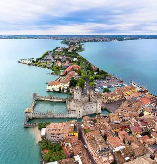 Property building in Appartamenti Residence Tulipano