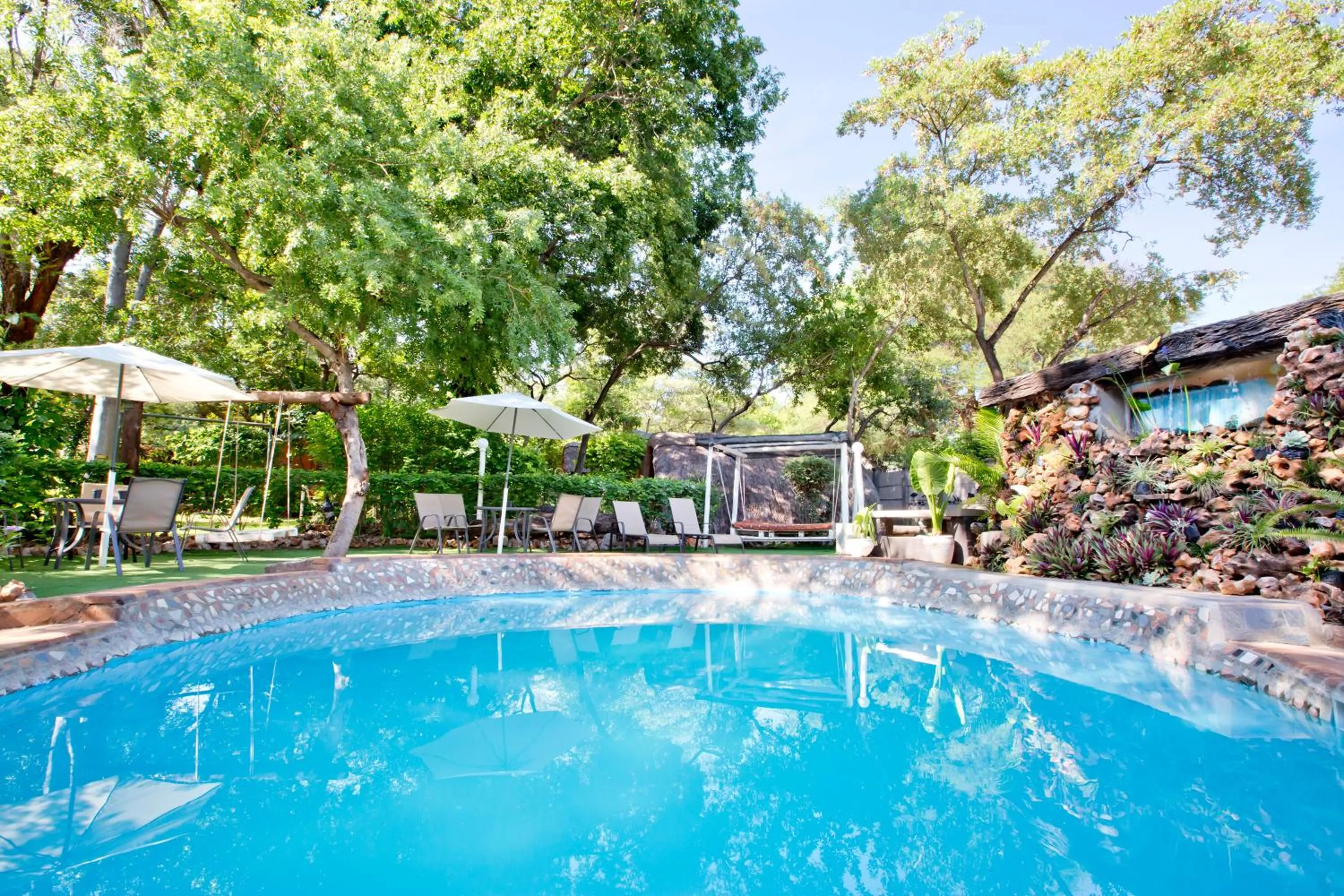 Property building in Victoria Falls Backpackers Lodge