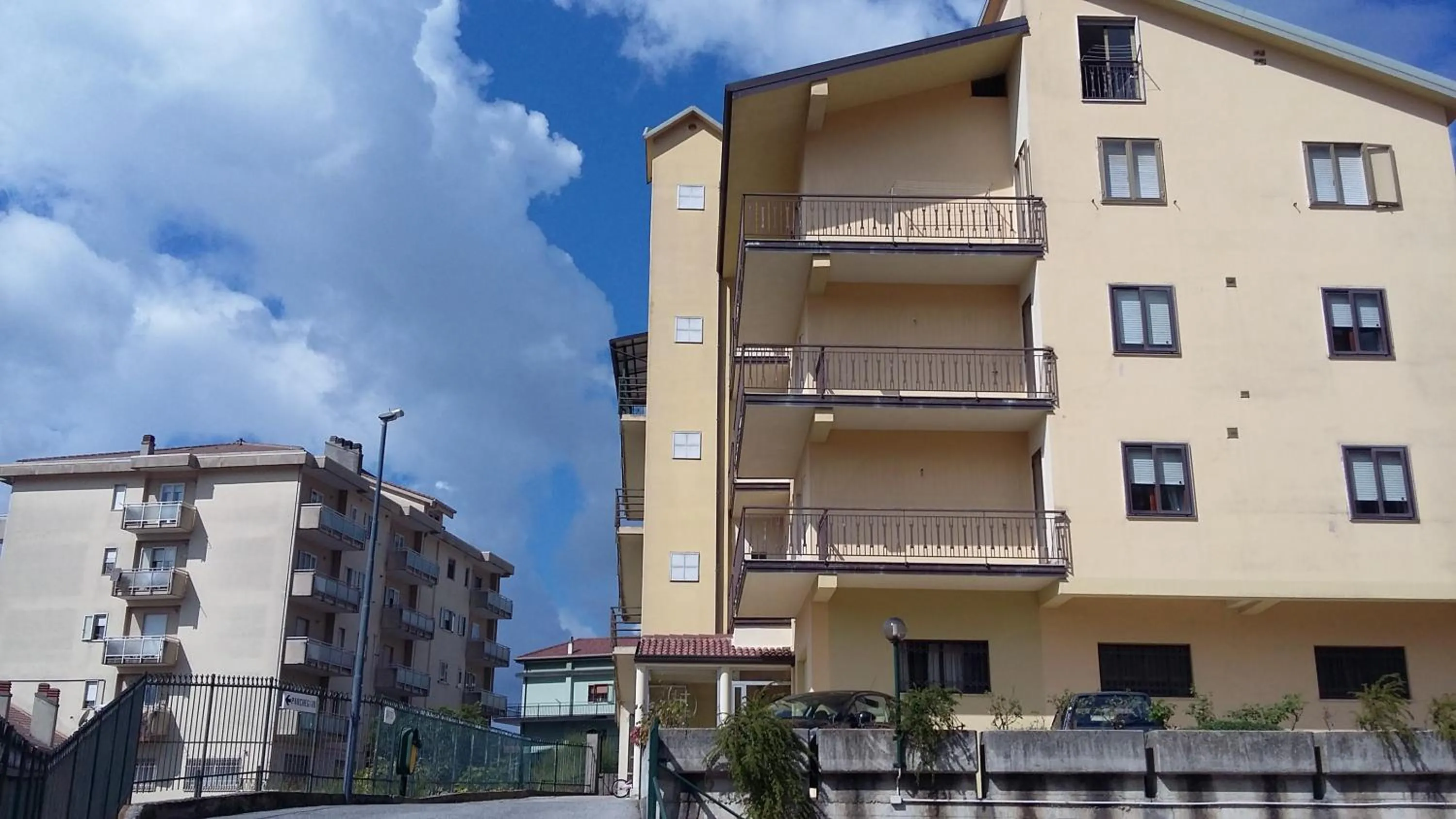 Property building in Hotel Caimo Bed-Breakfast