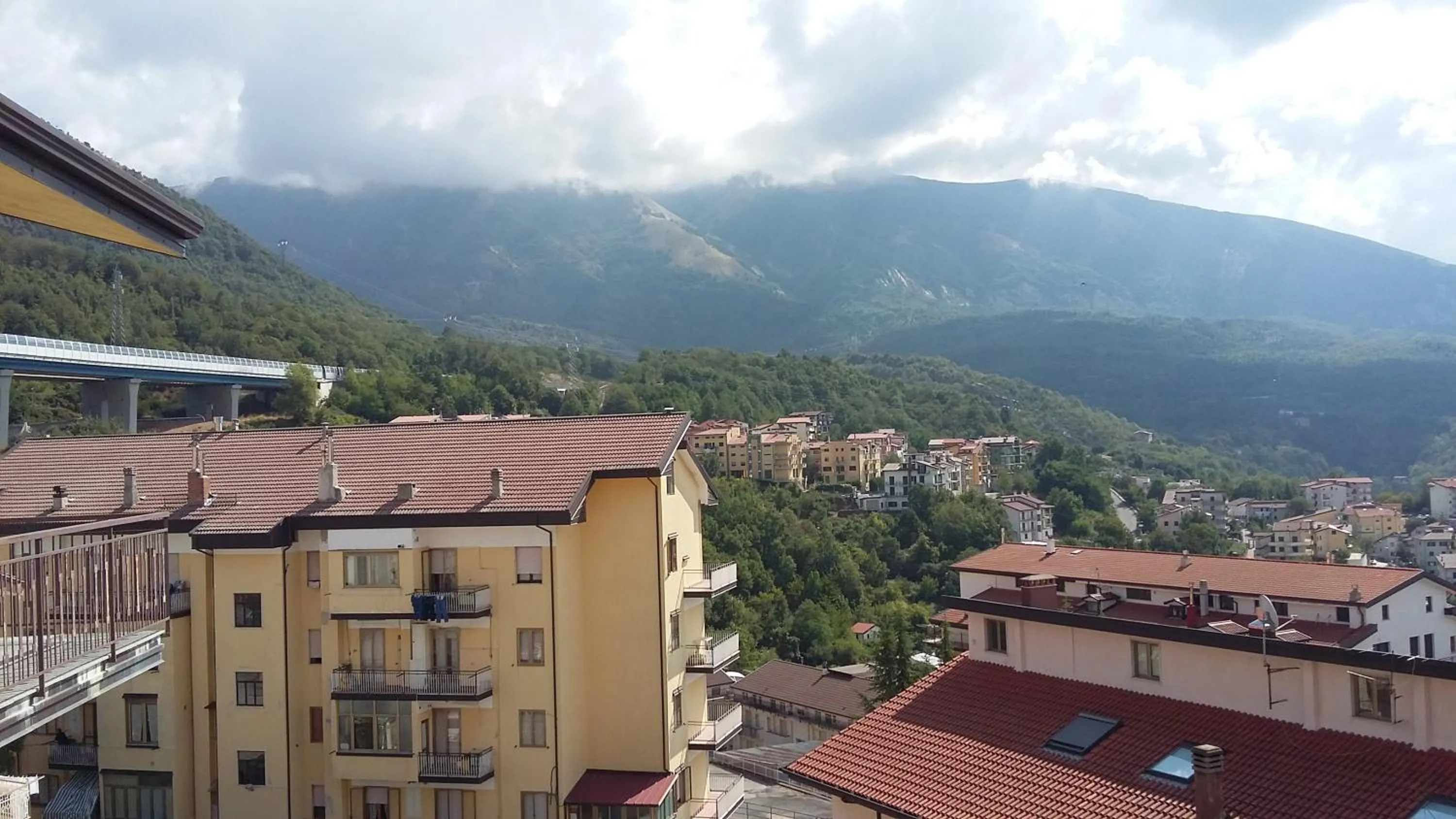 City view in Hotel Caimo Bed-Breakfast