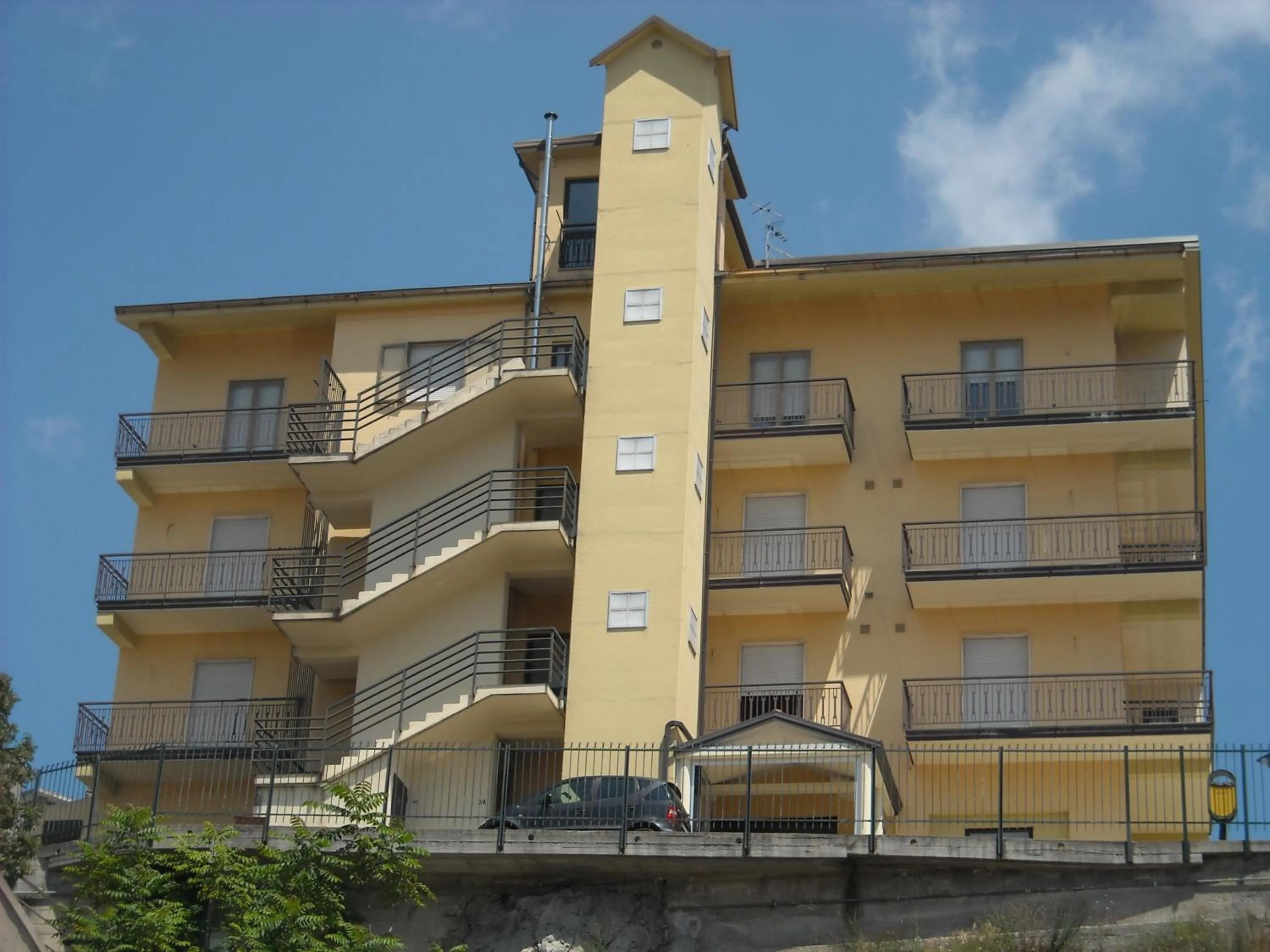 Facade/entrance in Hotel Caimo Bed-Breakfast