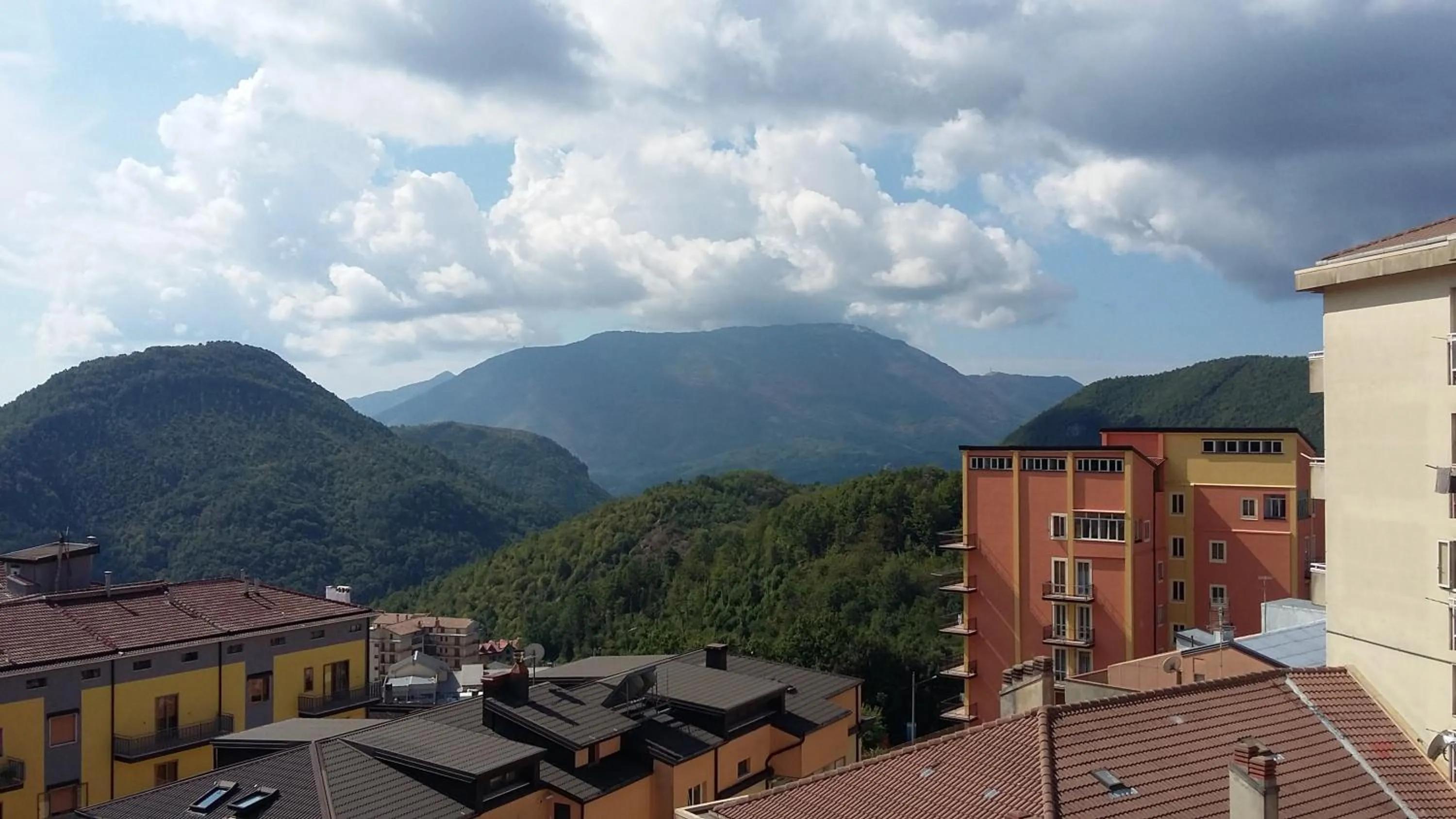 City view in Hotel Caimo Bed-Breakfast