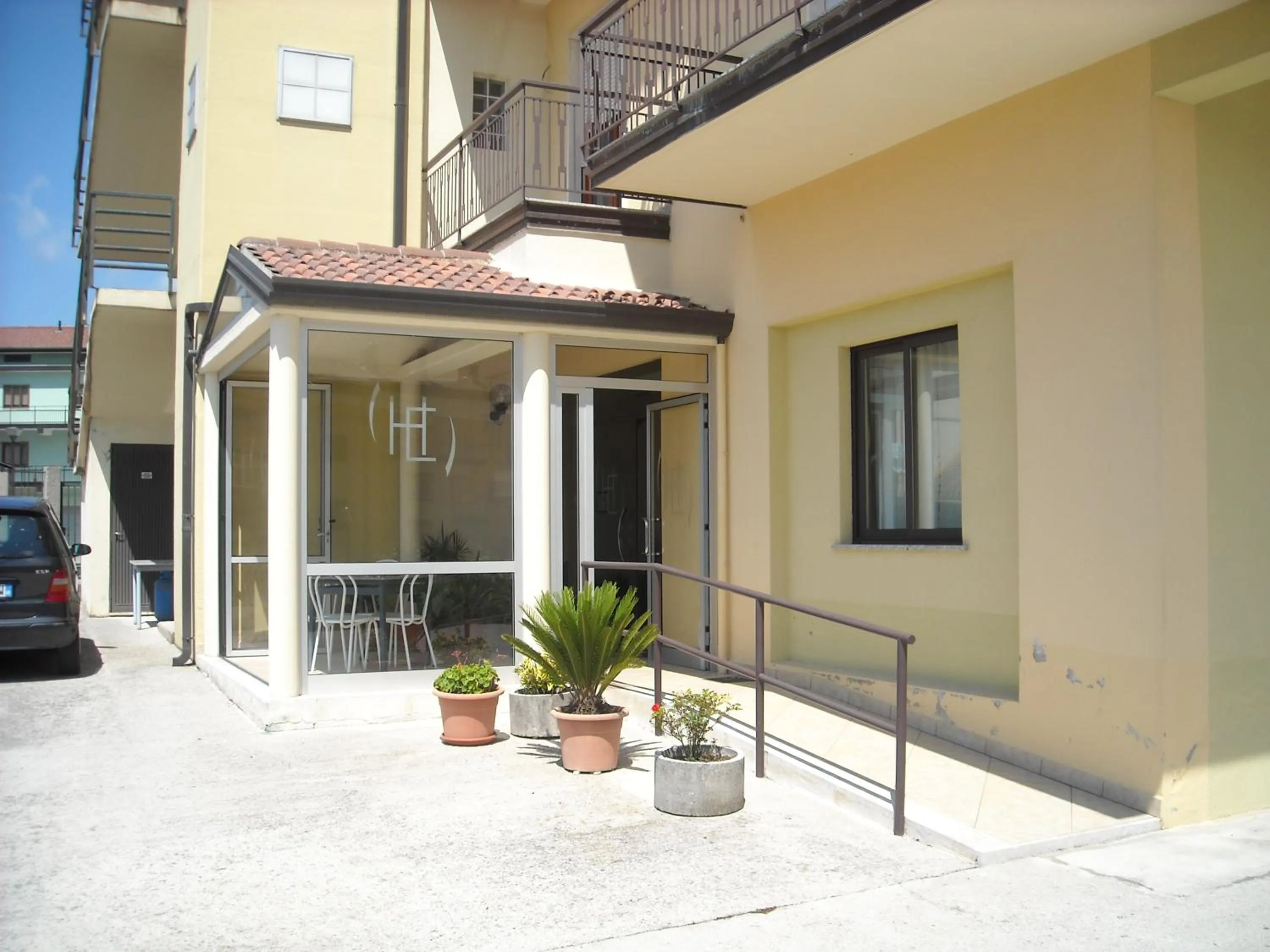 Facade/entrance in Hotel Caimo Bed-Breakfast