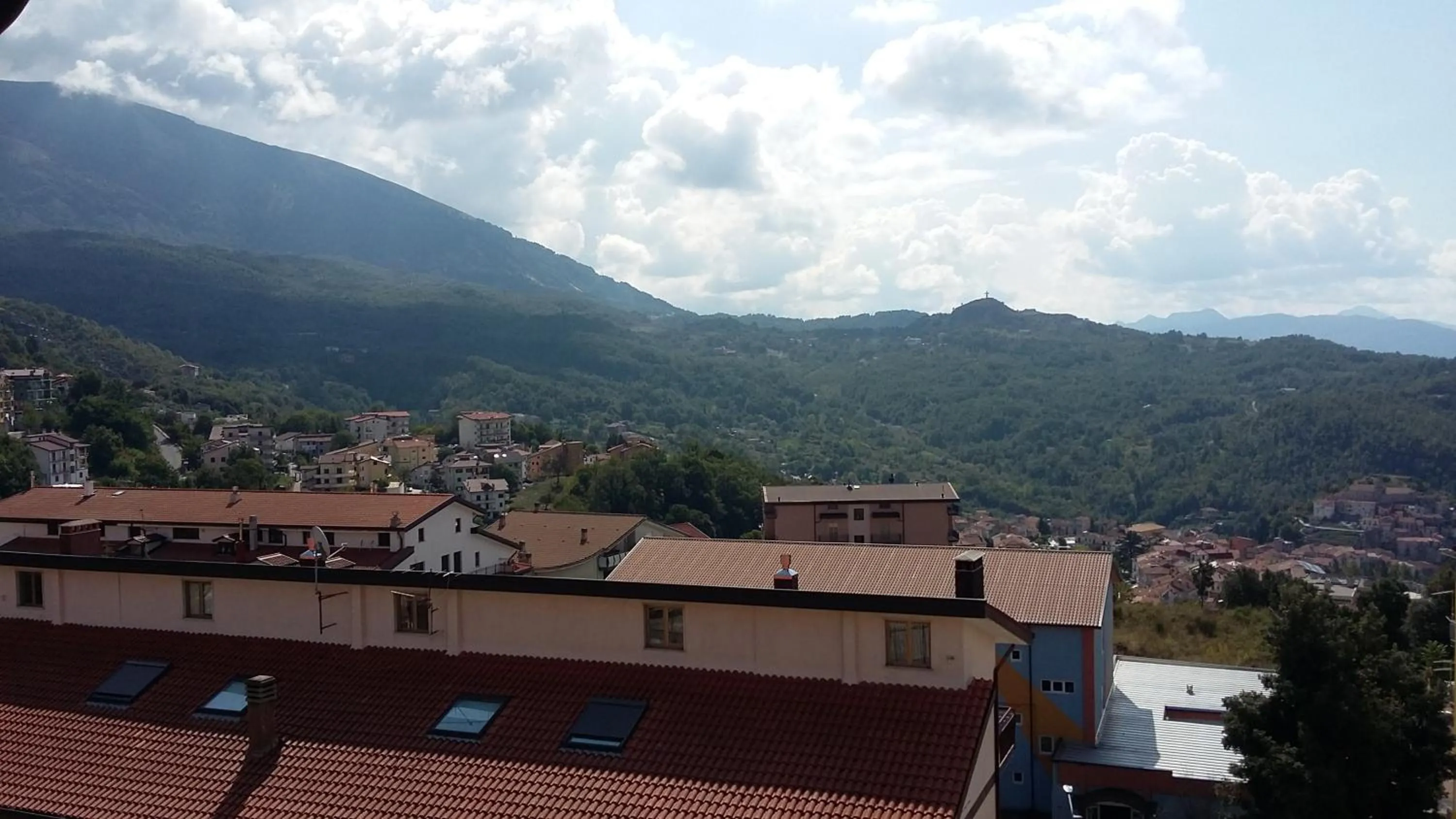 City view in Hotel Caimo Bed-Breakfast