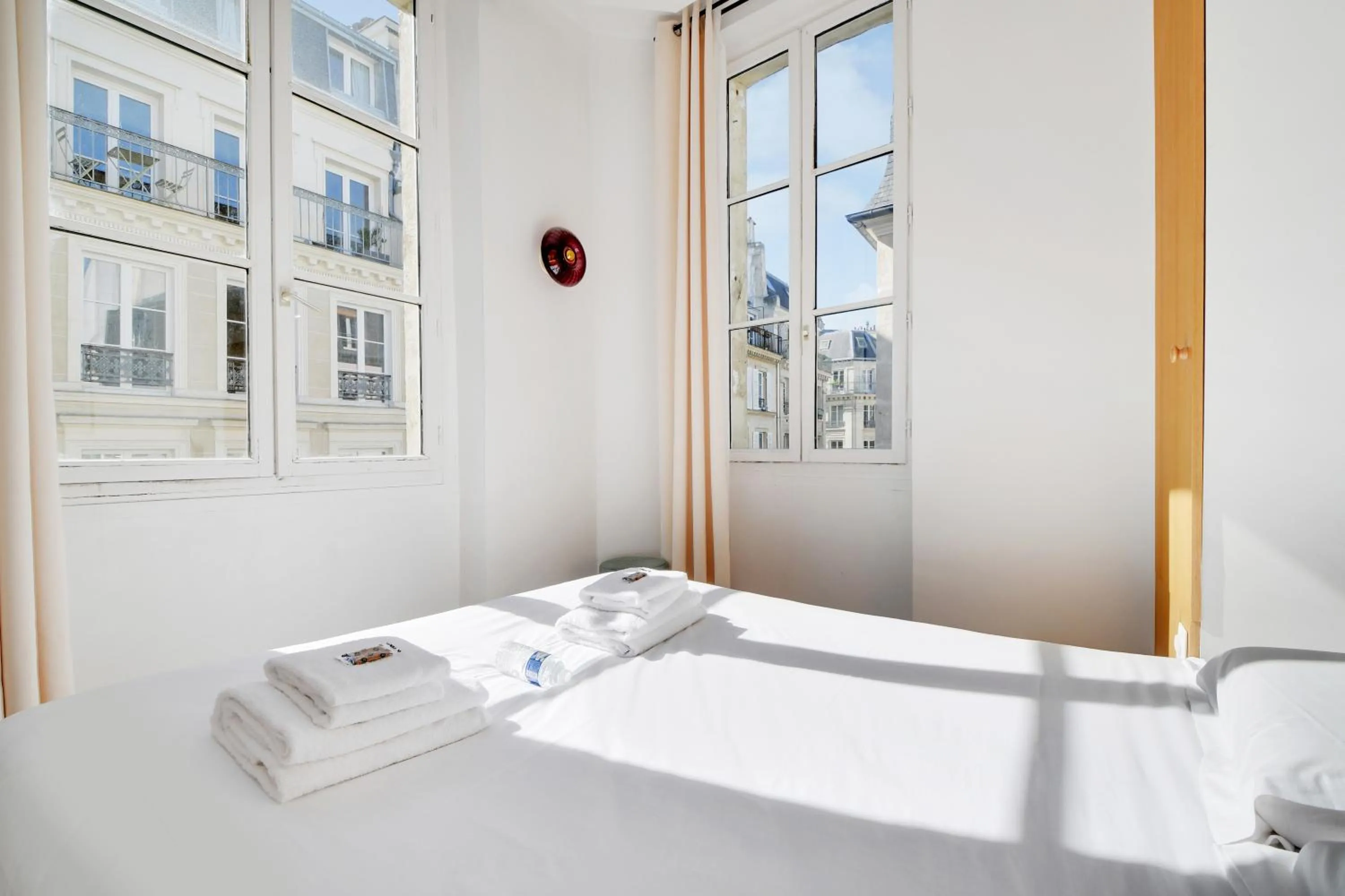 Bedroom, Bed in Residence central marais