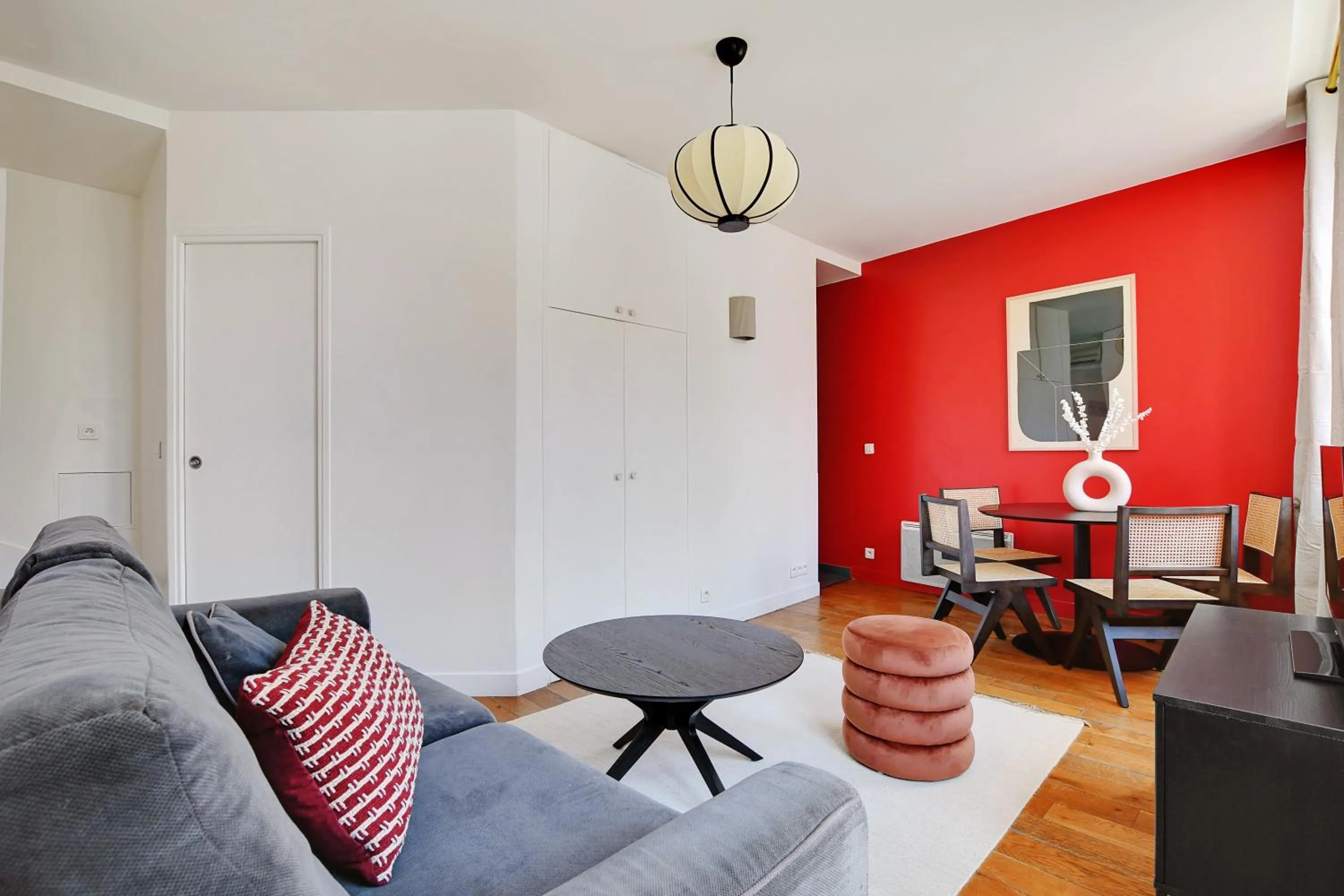 Living room in Residence central marais