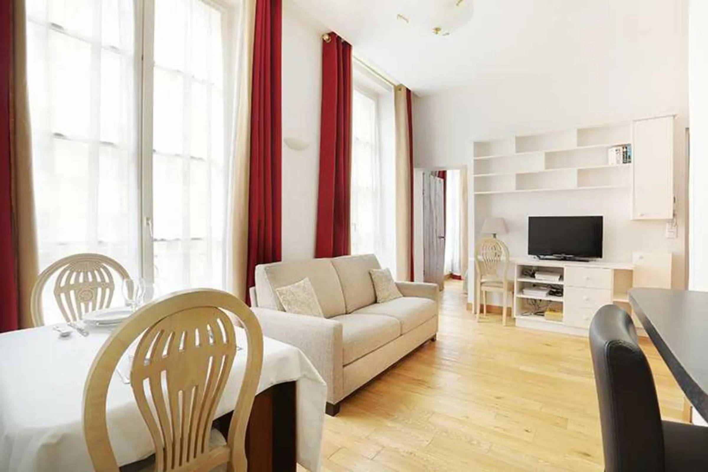 Living room in Residence central marais