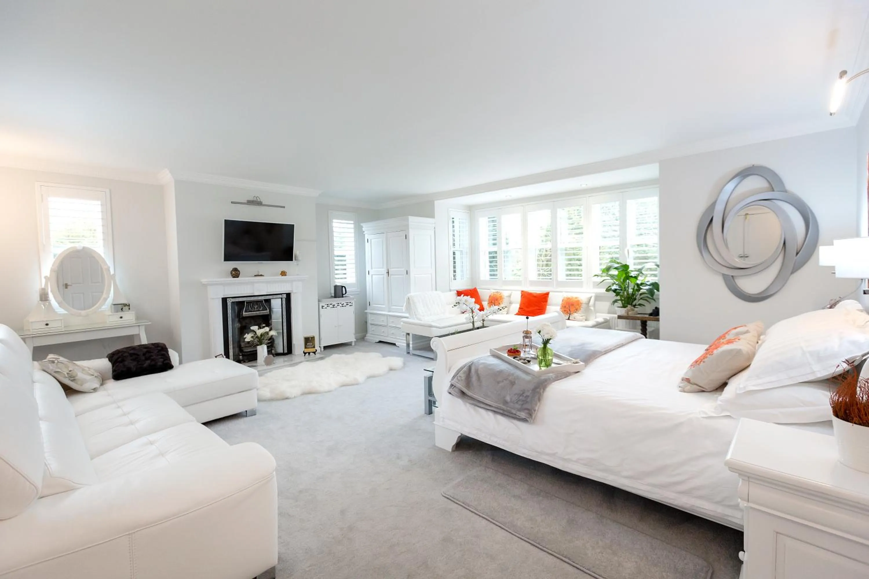 Photo of the whole room, Bed in JustB Edinburgh