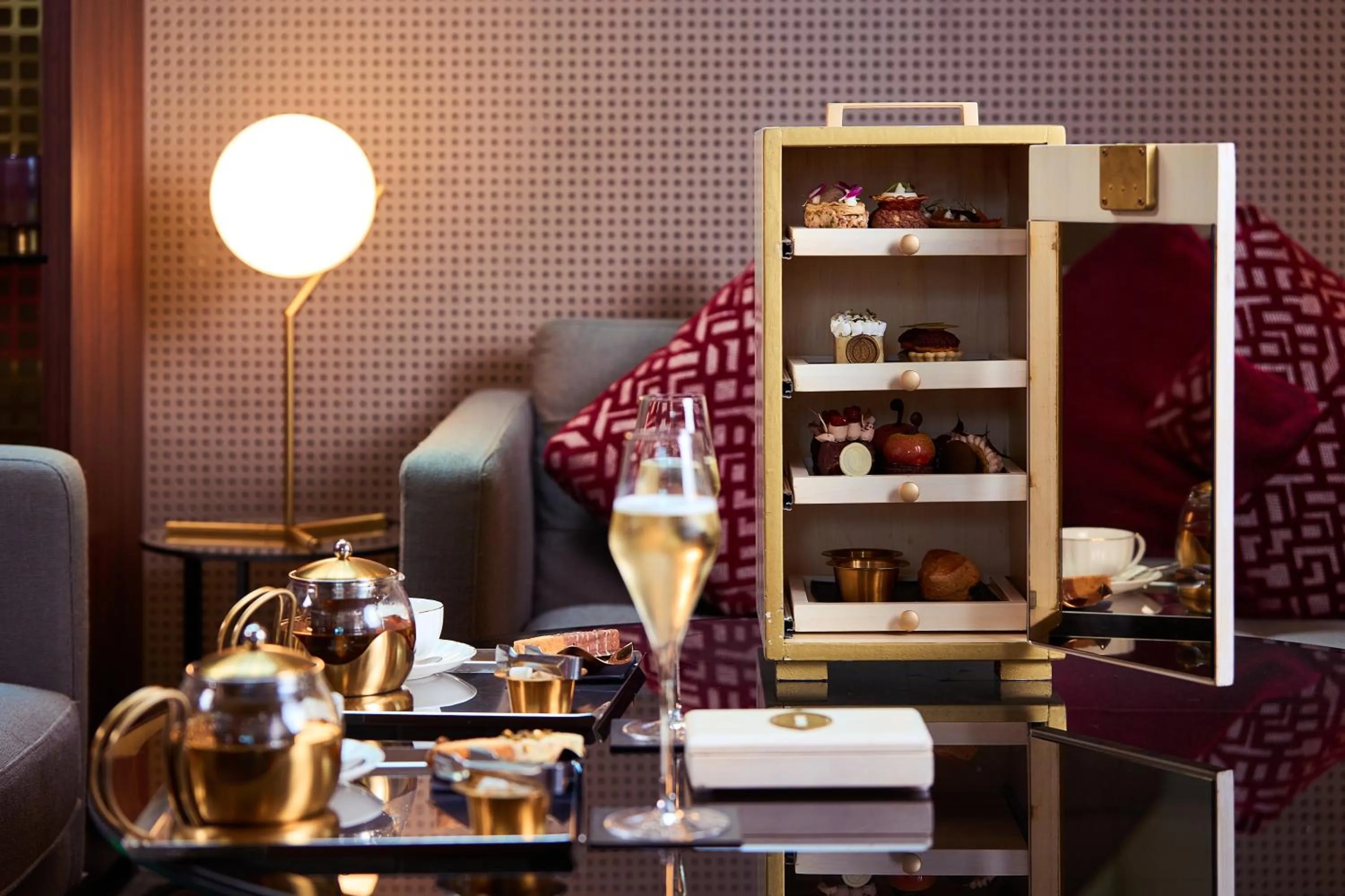 Lounge or bar in InterContinental Malta by IHG