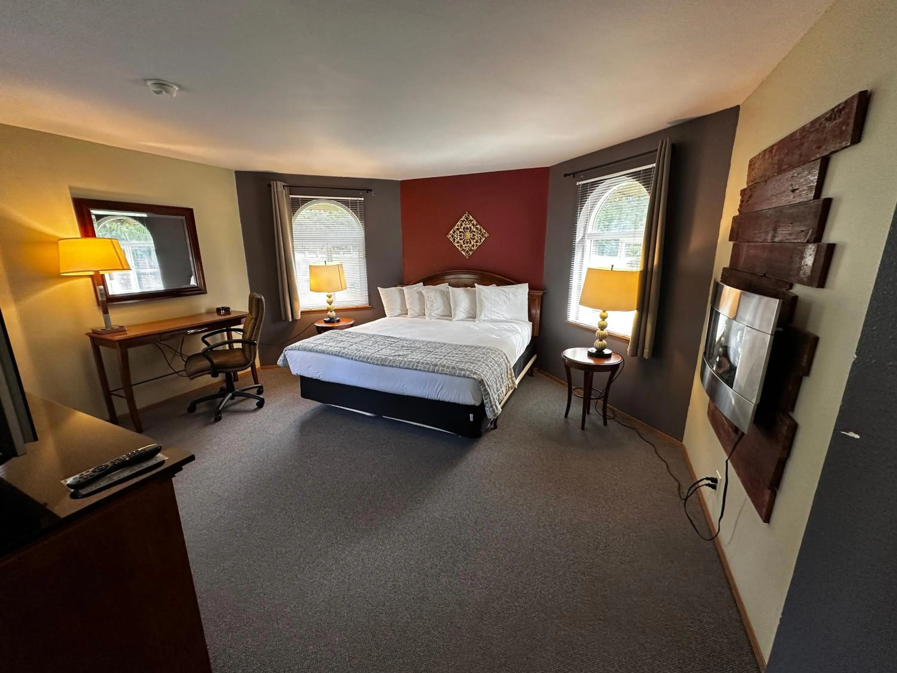 Bed in Packwood Lodge & Cabins