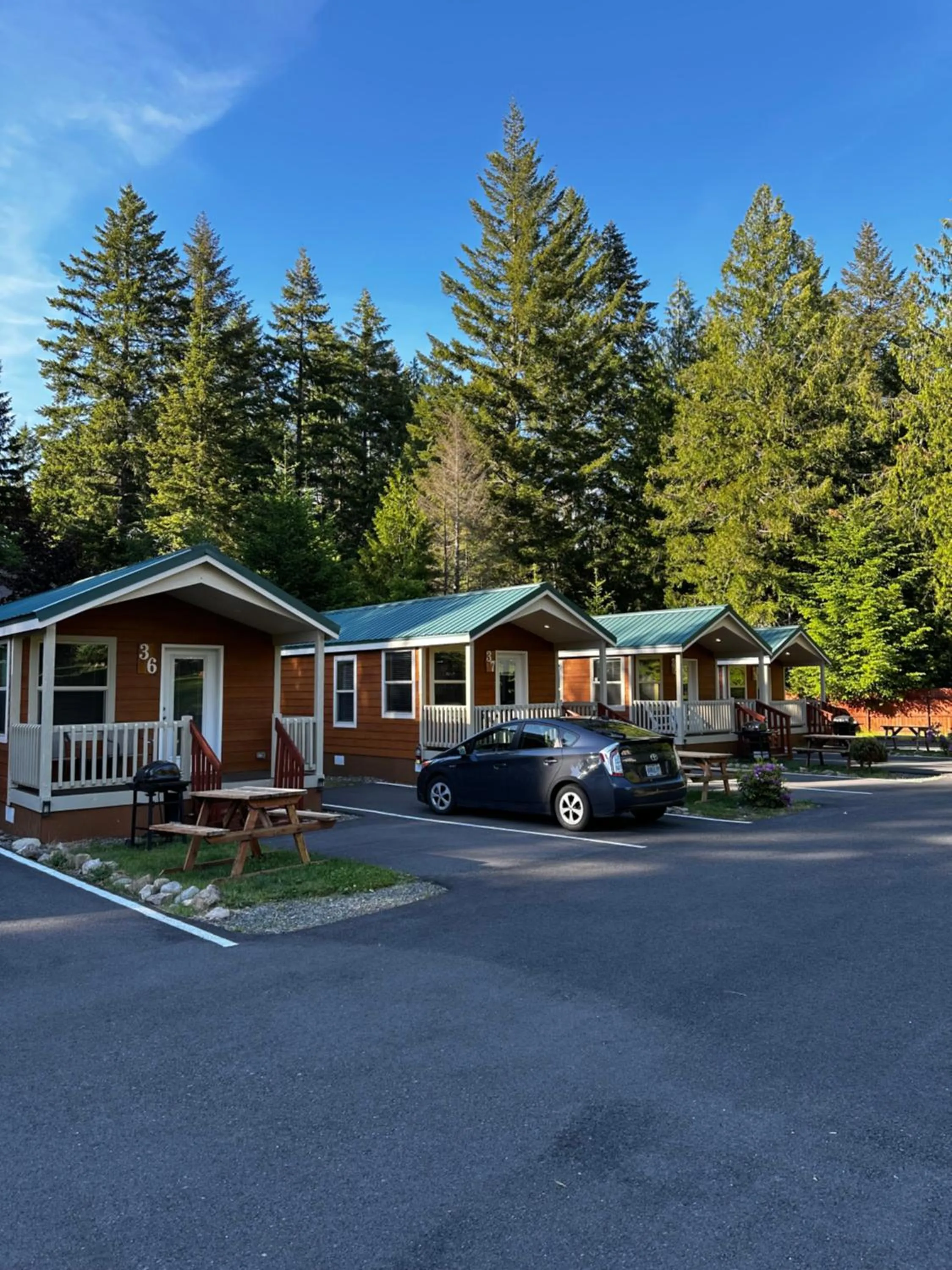 Property building in Packwood Lodge & Cabins