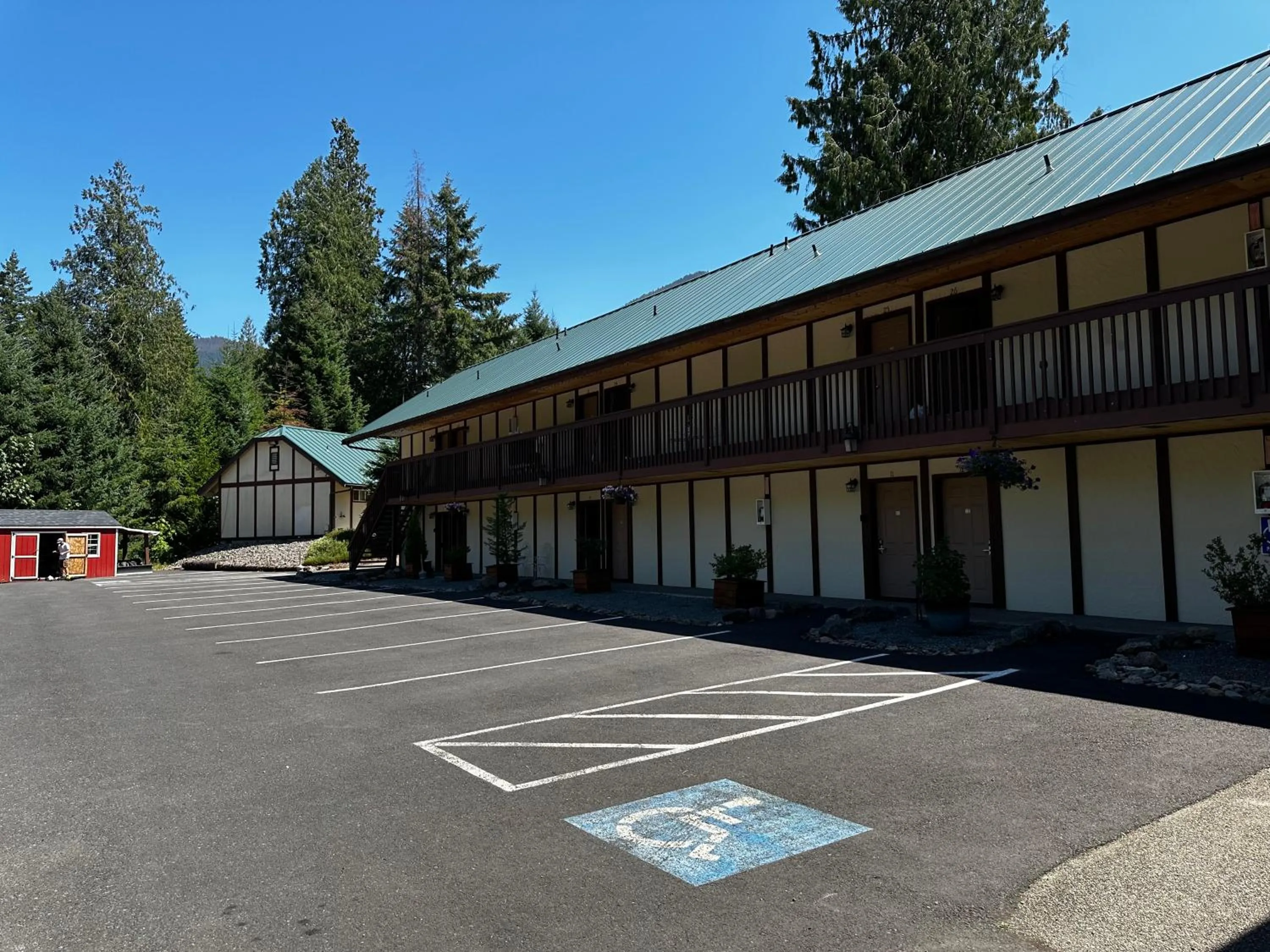 Property building in Packwood Lodge & Cabins