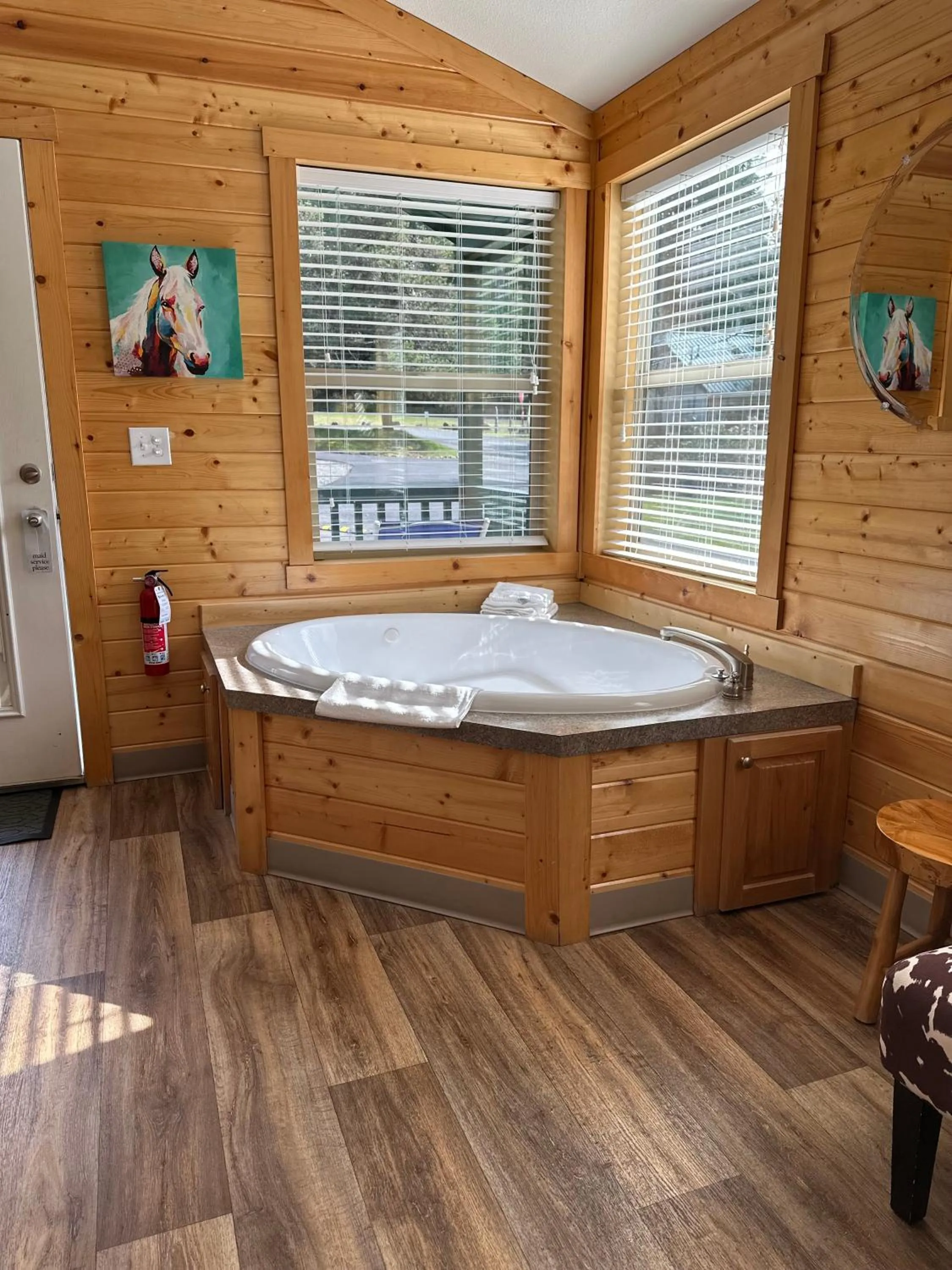 Hot Tub in Packwood Lodge & Cabins