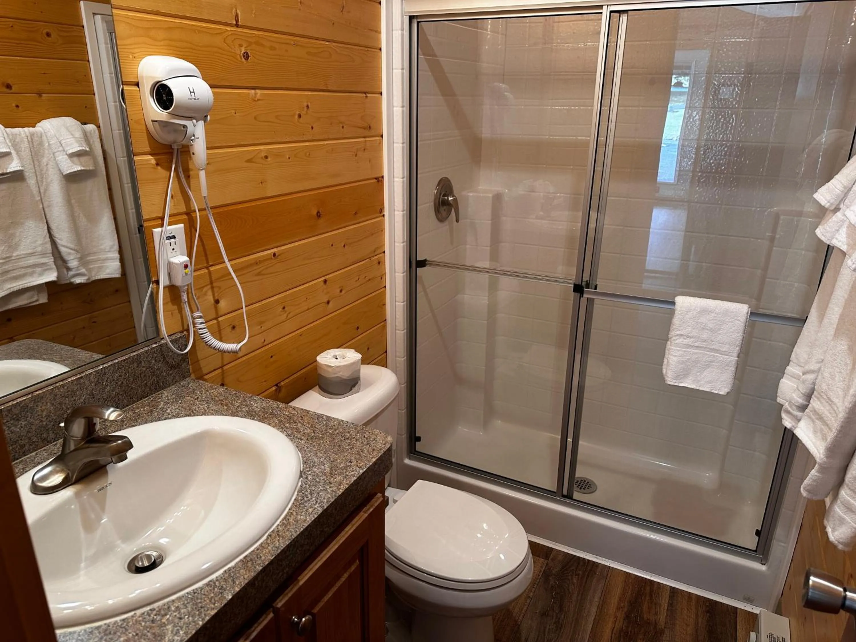 Bathroom in Packwood Lodge & Cabins
