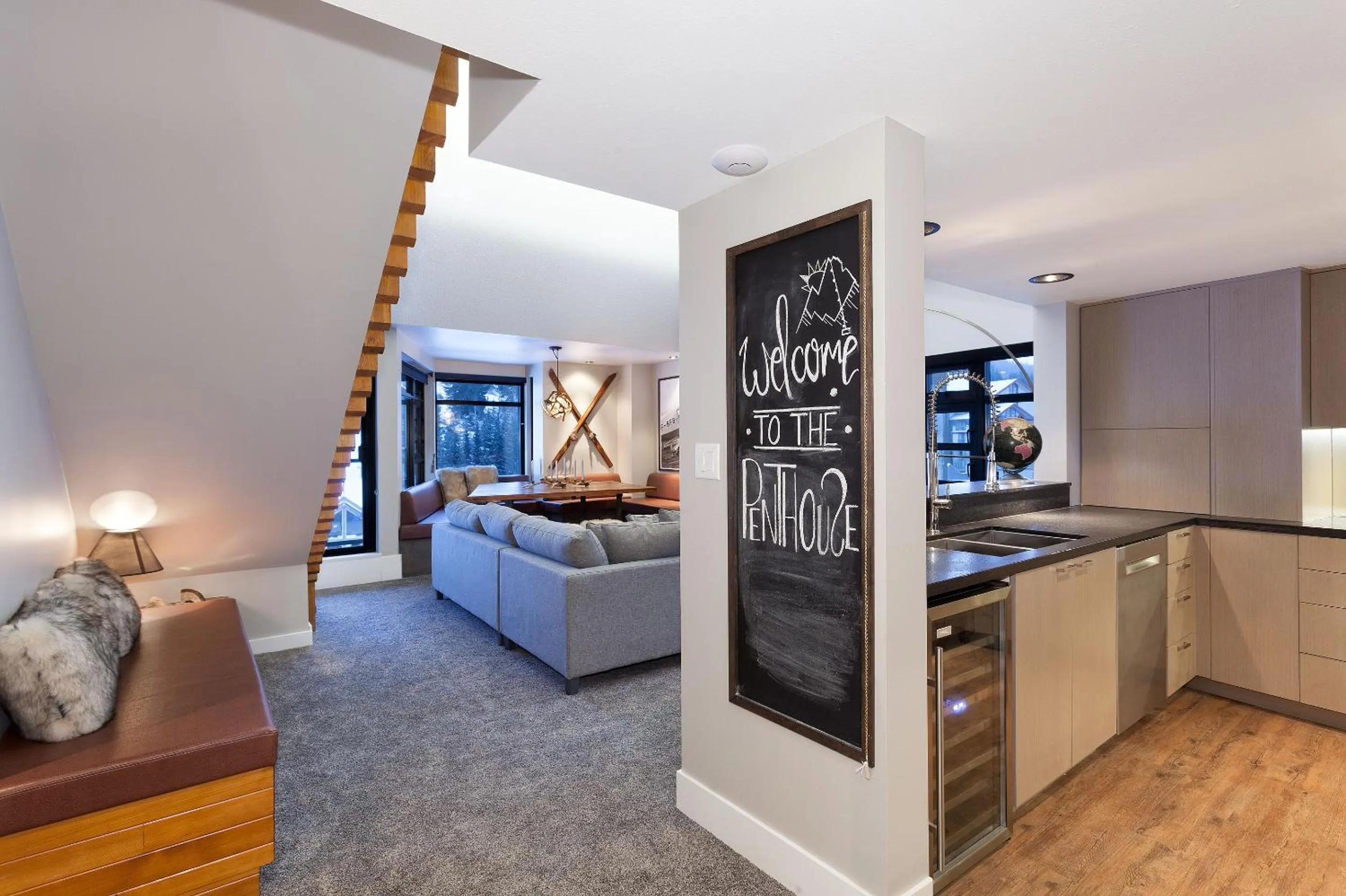 Kitchen or kitchenette, Bed in Gibbons Life Accommodations