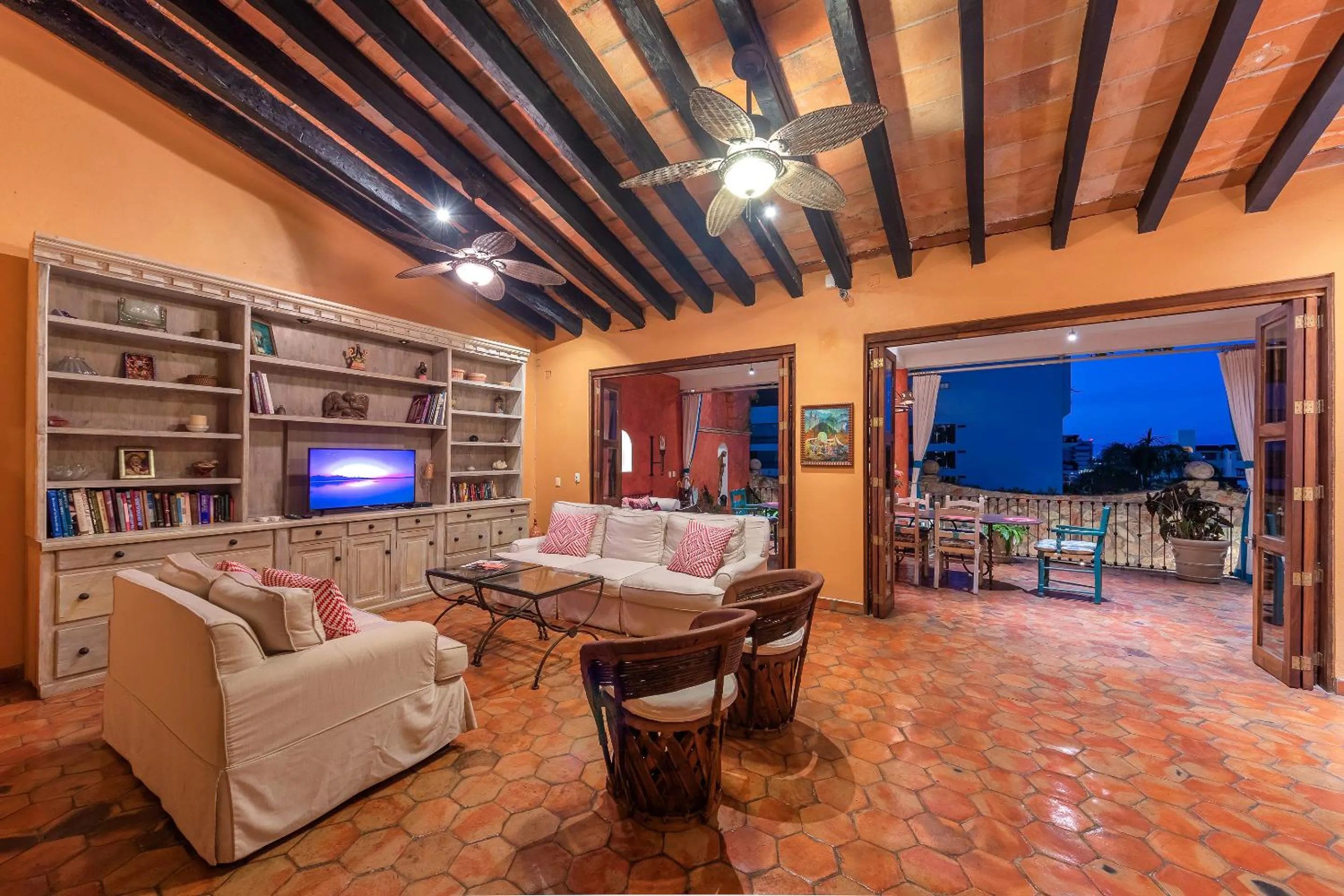 Communal lounge/ TV room in Villa Lola - Adults Only