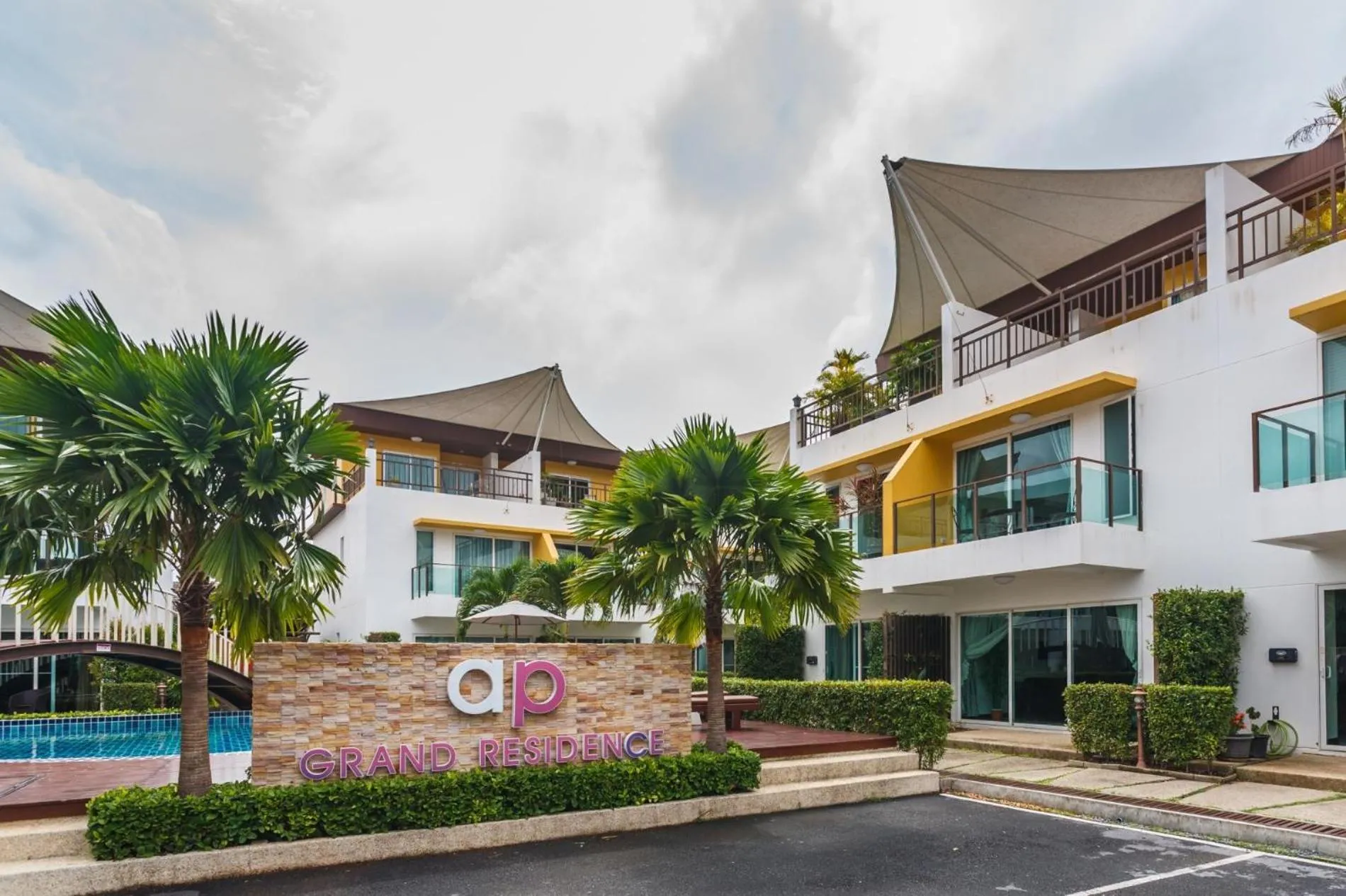 AP Grand Residence by Lofty