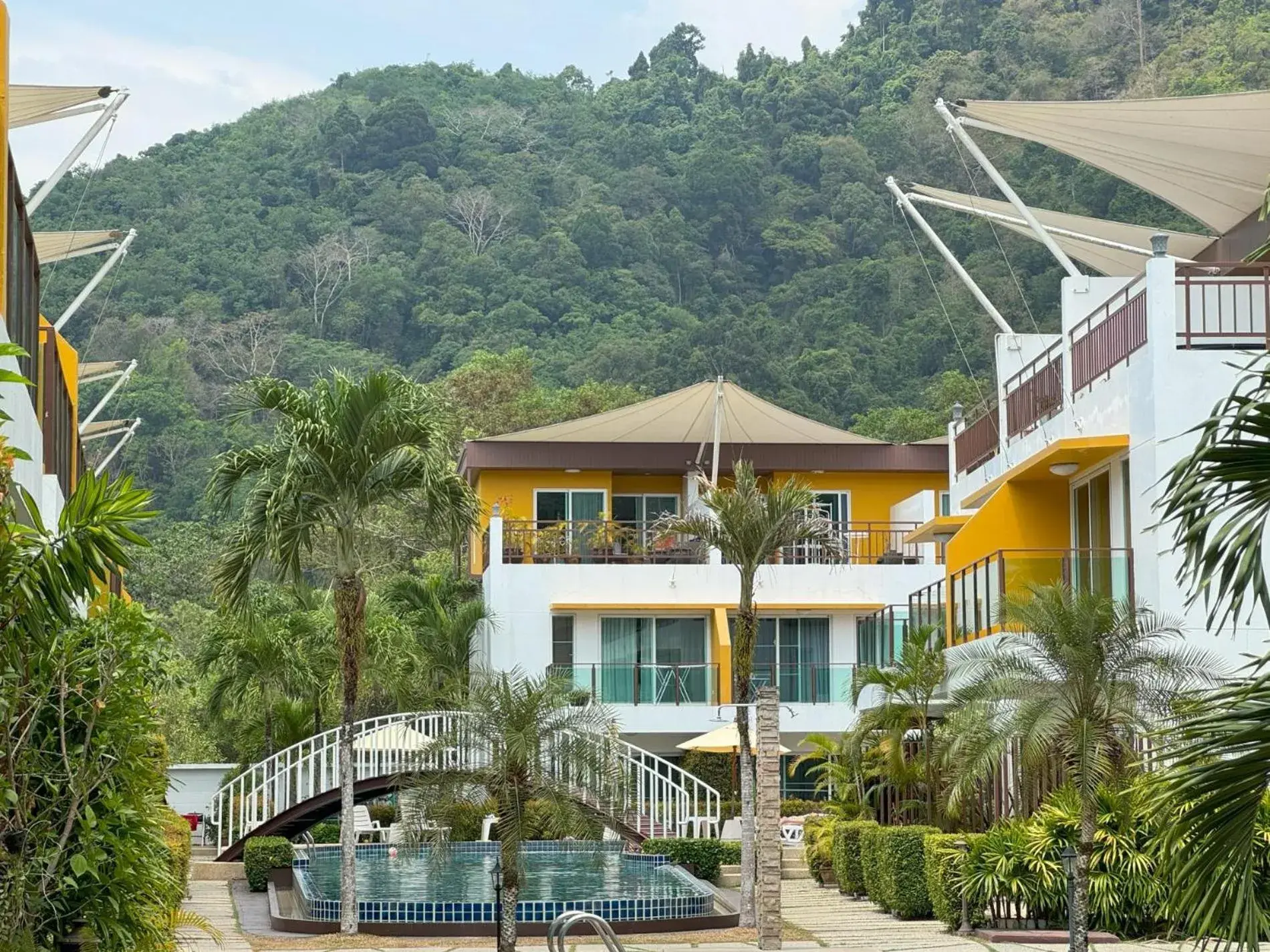 AP Grand Residence by Lofty AP Grand Residence by Lofty