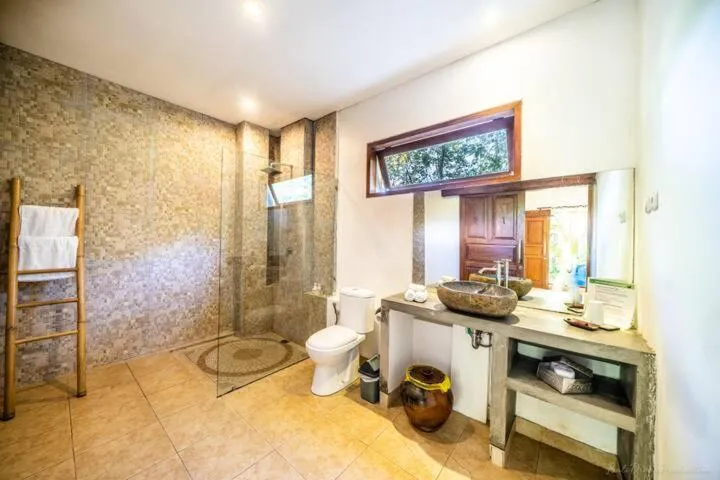 Bathroom in Bunga Laut Bungalow