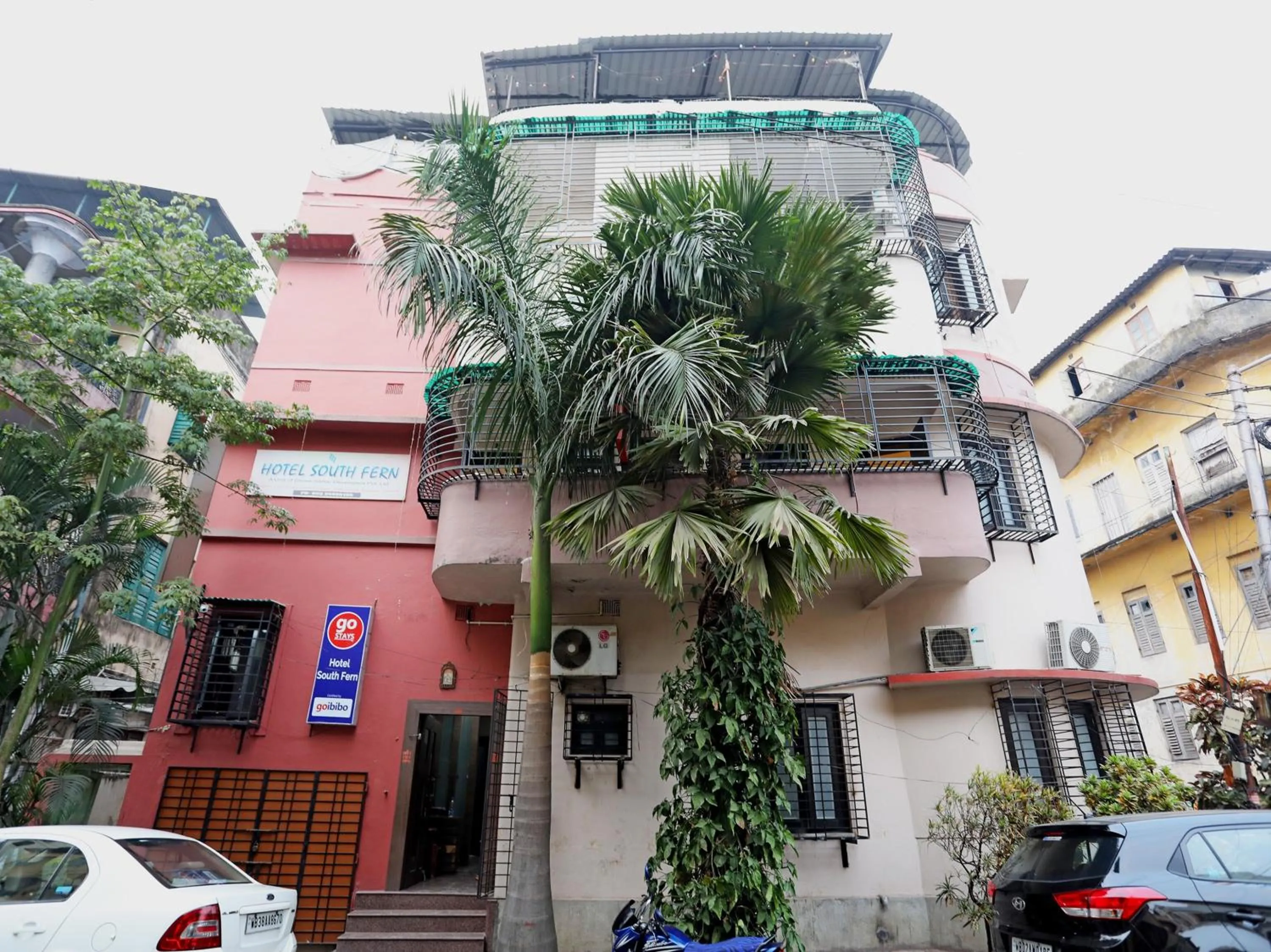 Facade/entrance in Hotel O South Fern