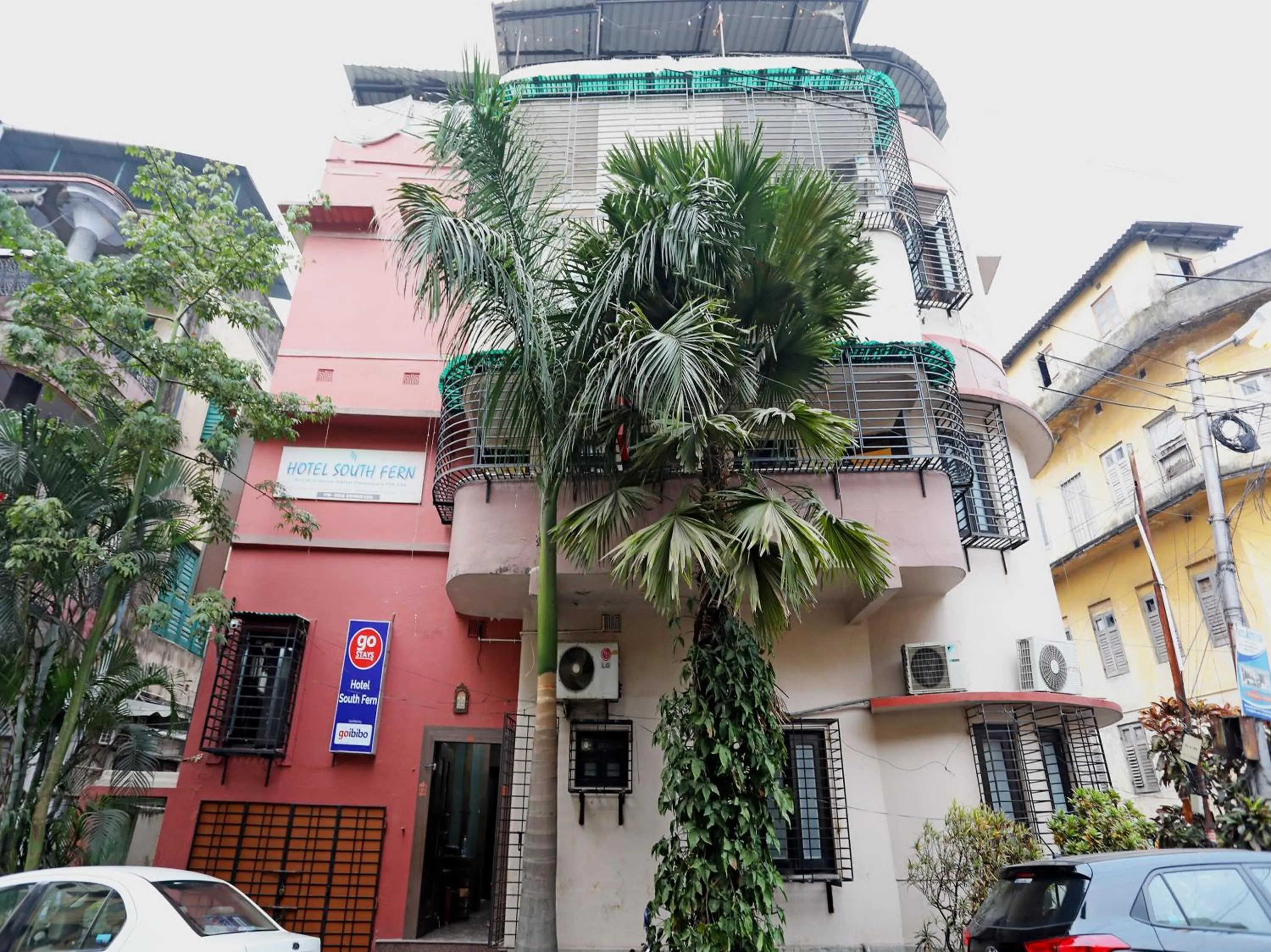 Facade/entrance in Hotel O South Fern