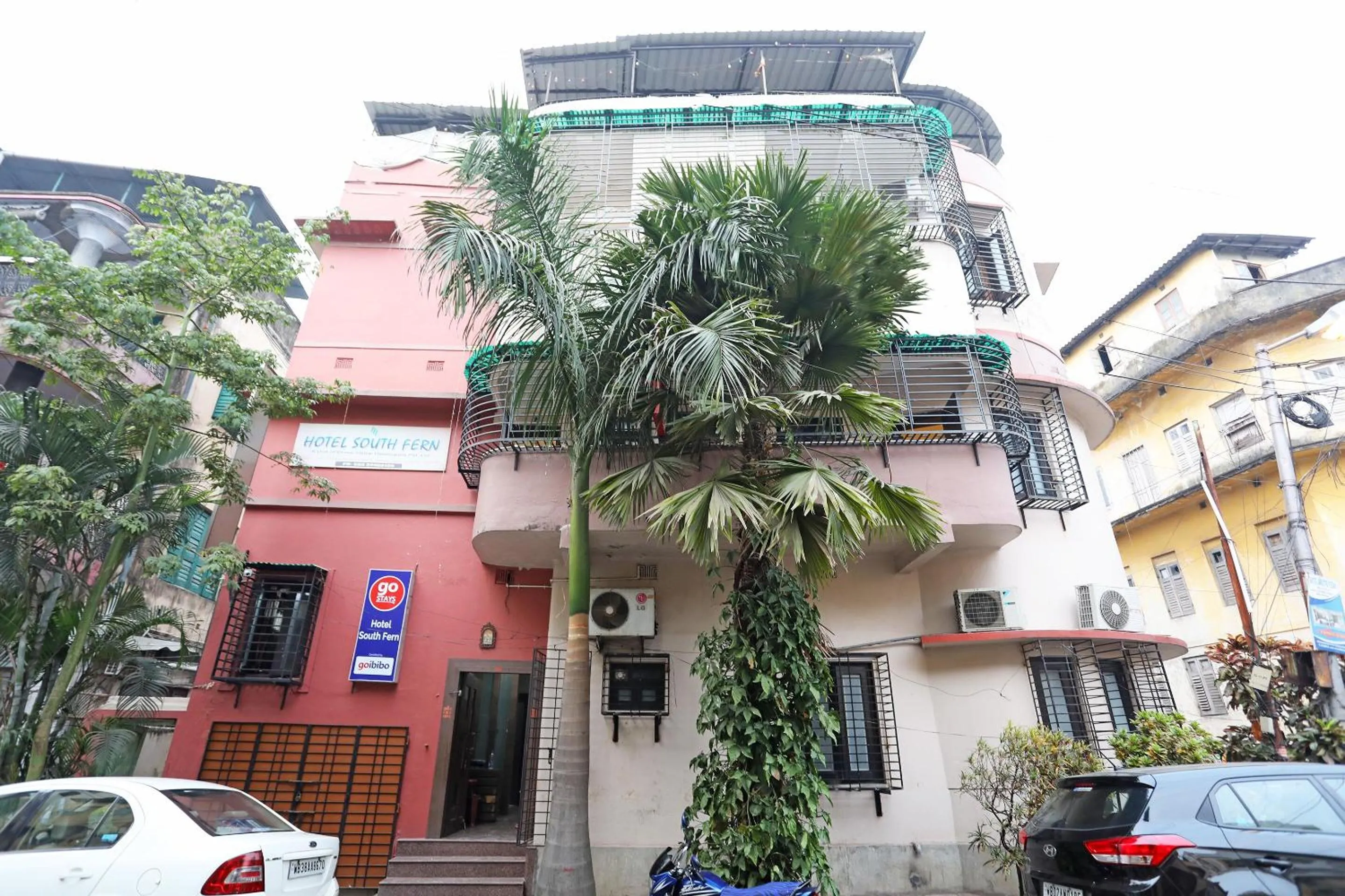 Facade/entrance in Hotel O South Fern