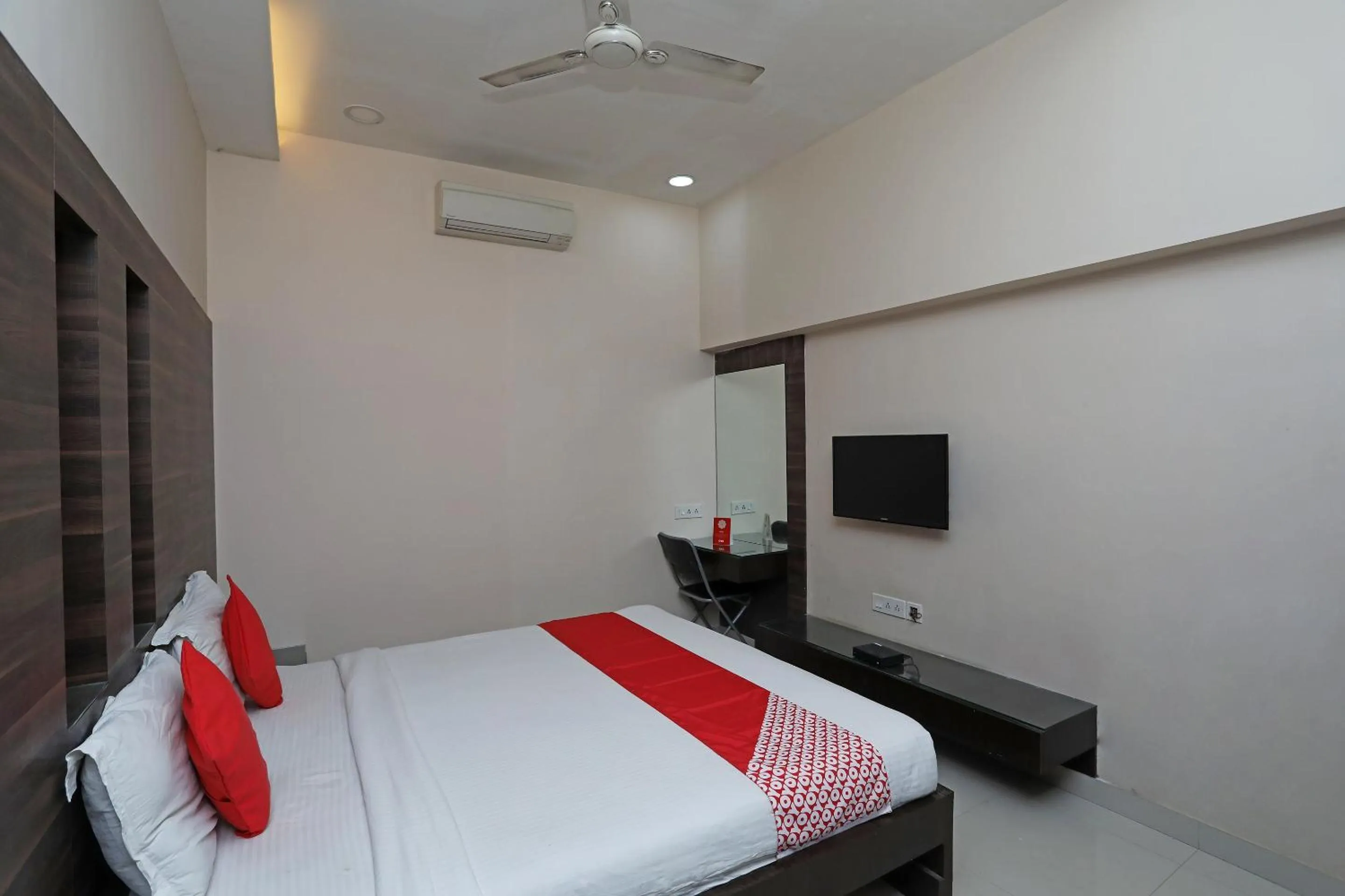 Bedroom, Bed in Hotel O South Fern