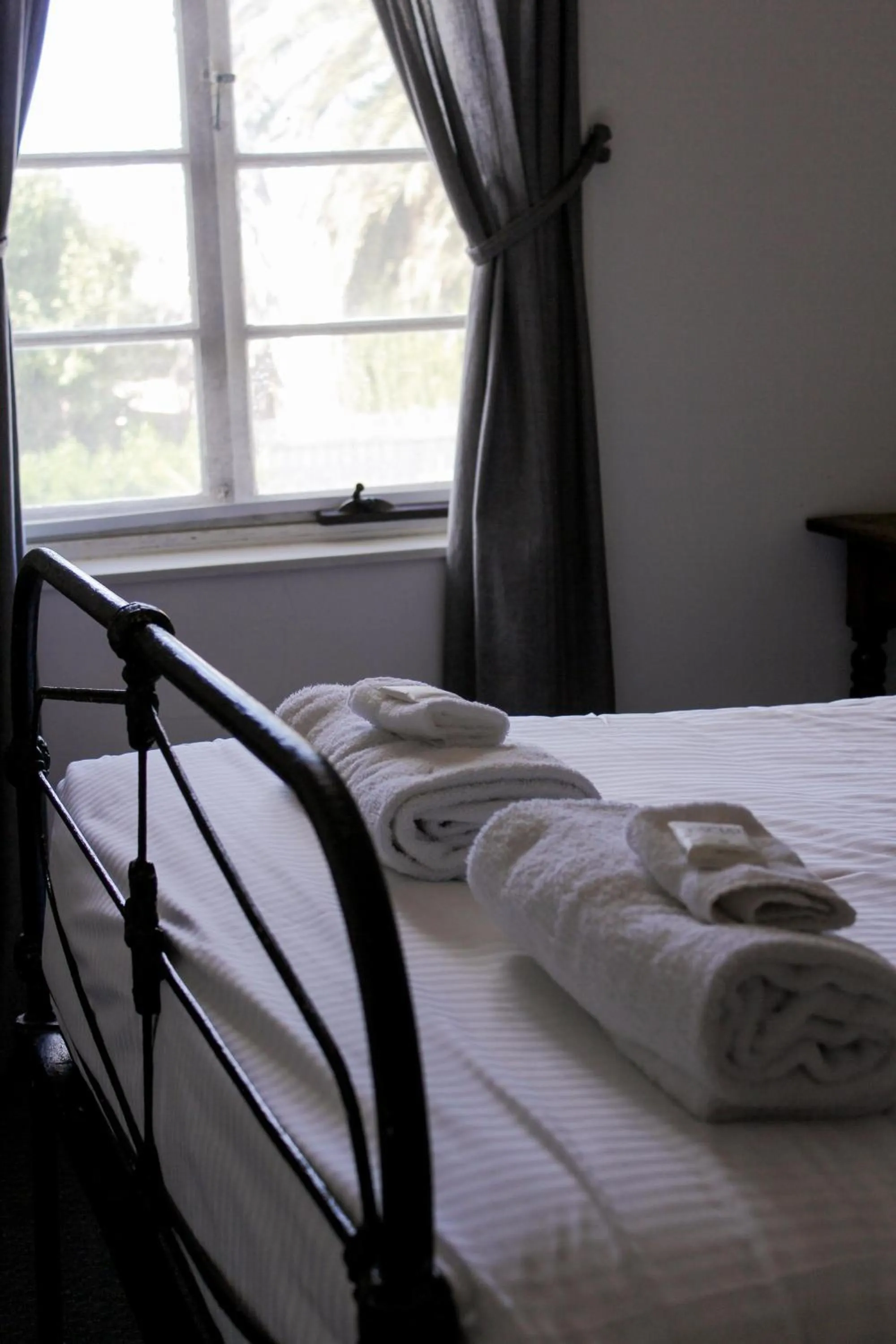 Bed in Caledonian Inn