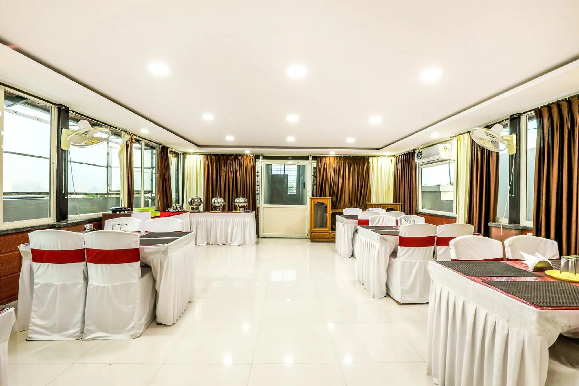 Restaurant/places to eat in FabHotel RMS Comforts - Nr Yeshwantpur Railway Station