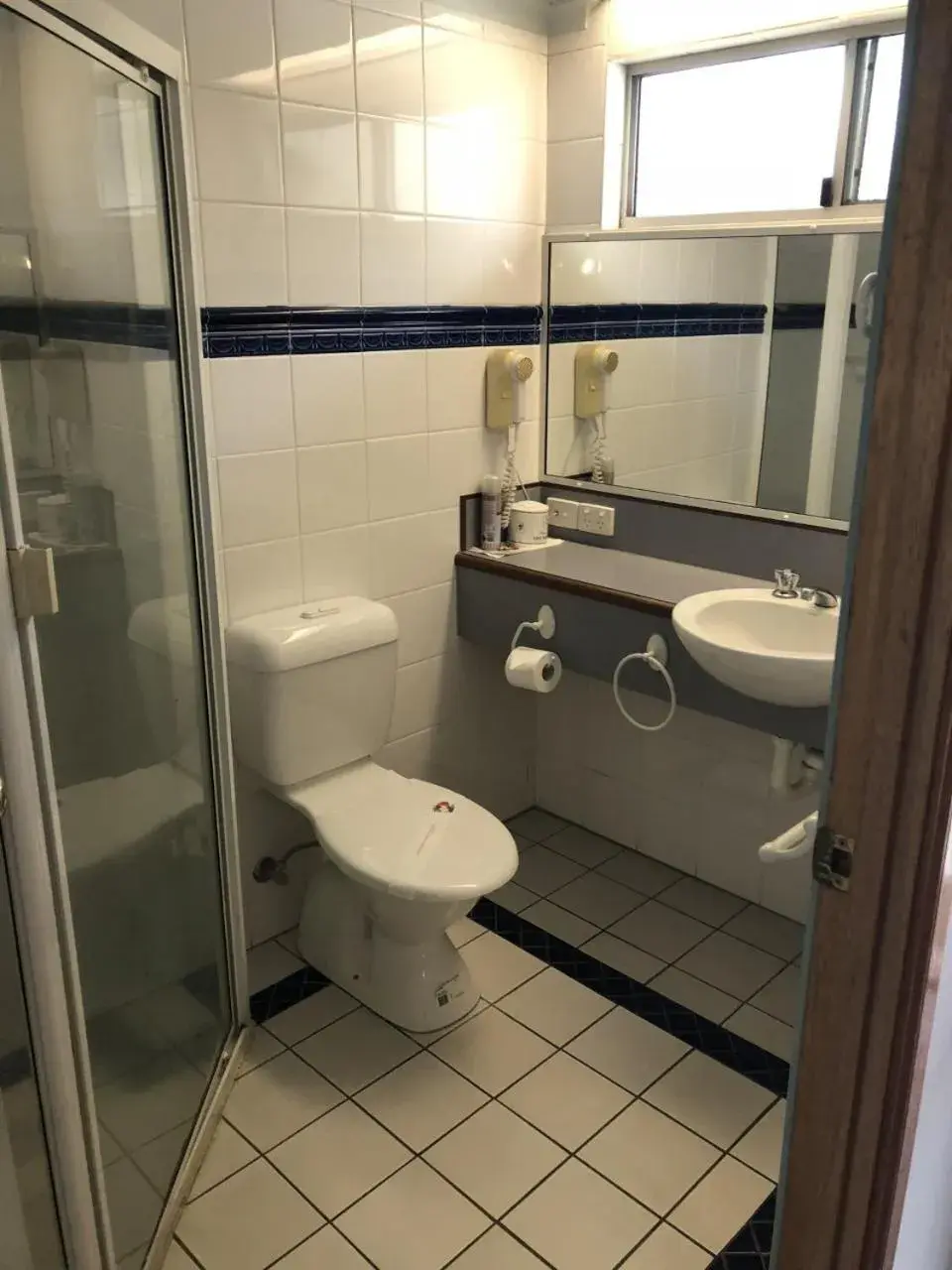 Family Room with Bathroom in Bororen Hotel Motel Family Room with Bathroom in Bororen Hotel Motel