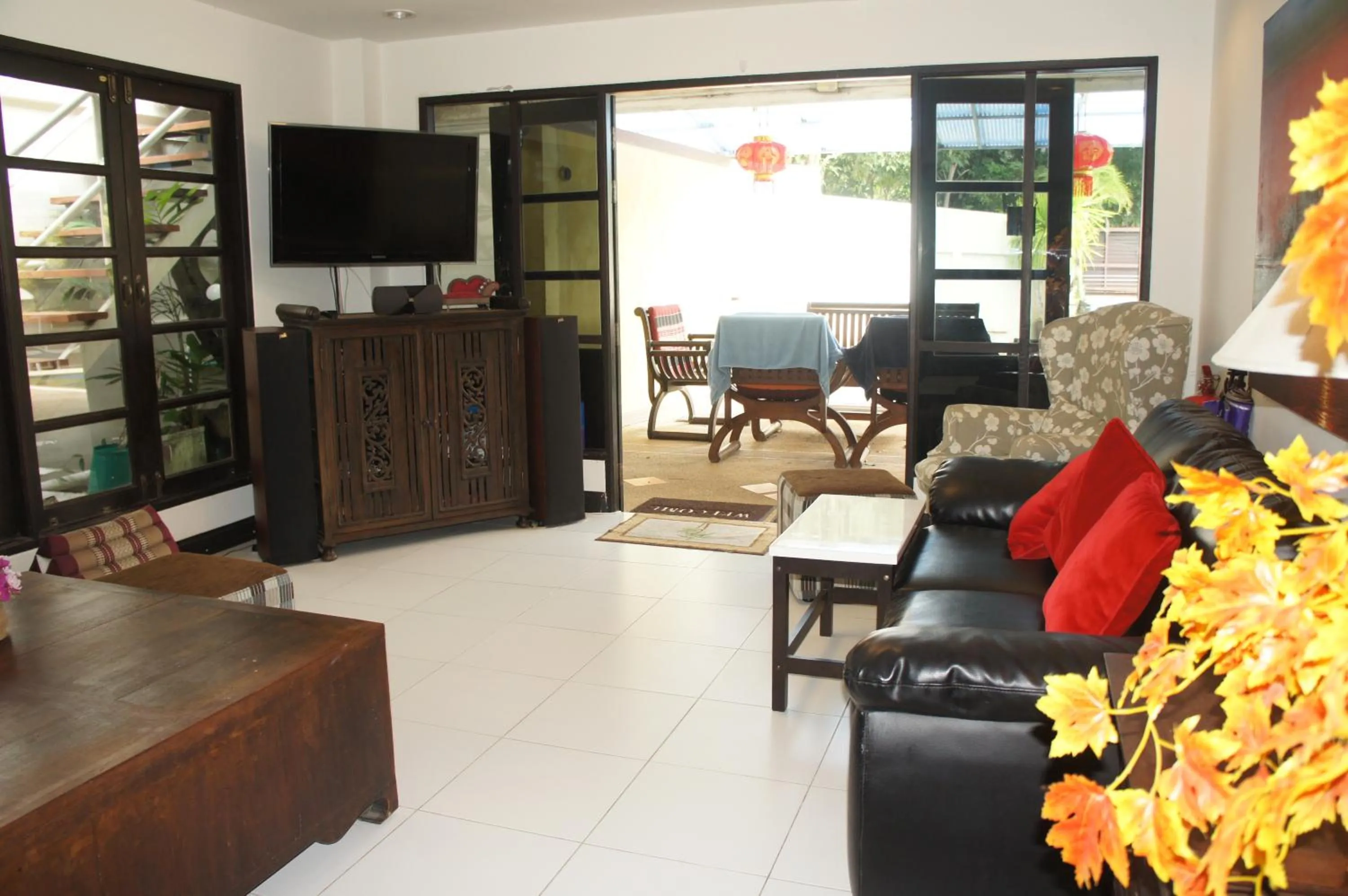 TV and multimedia in Phuket Gay Homestay