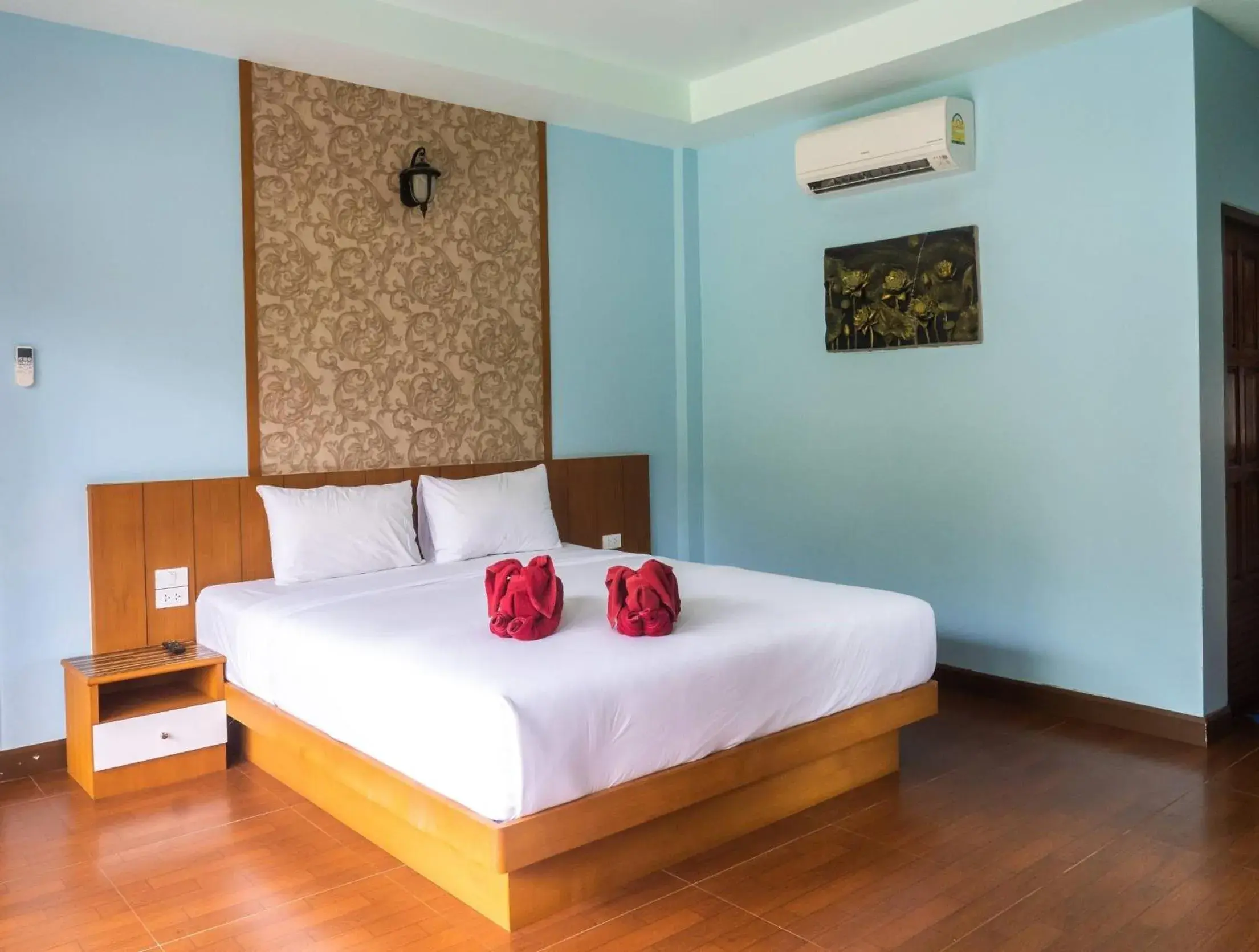 Superior Double Room with Balcony in Chomview Resort Superior Double Room with Balcony in Chomview Resort