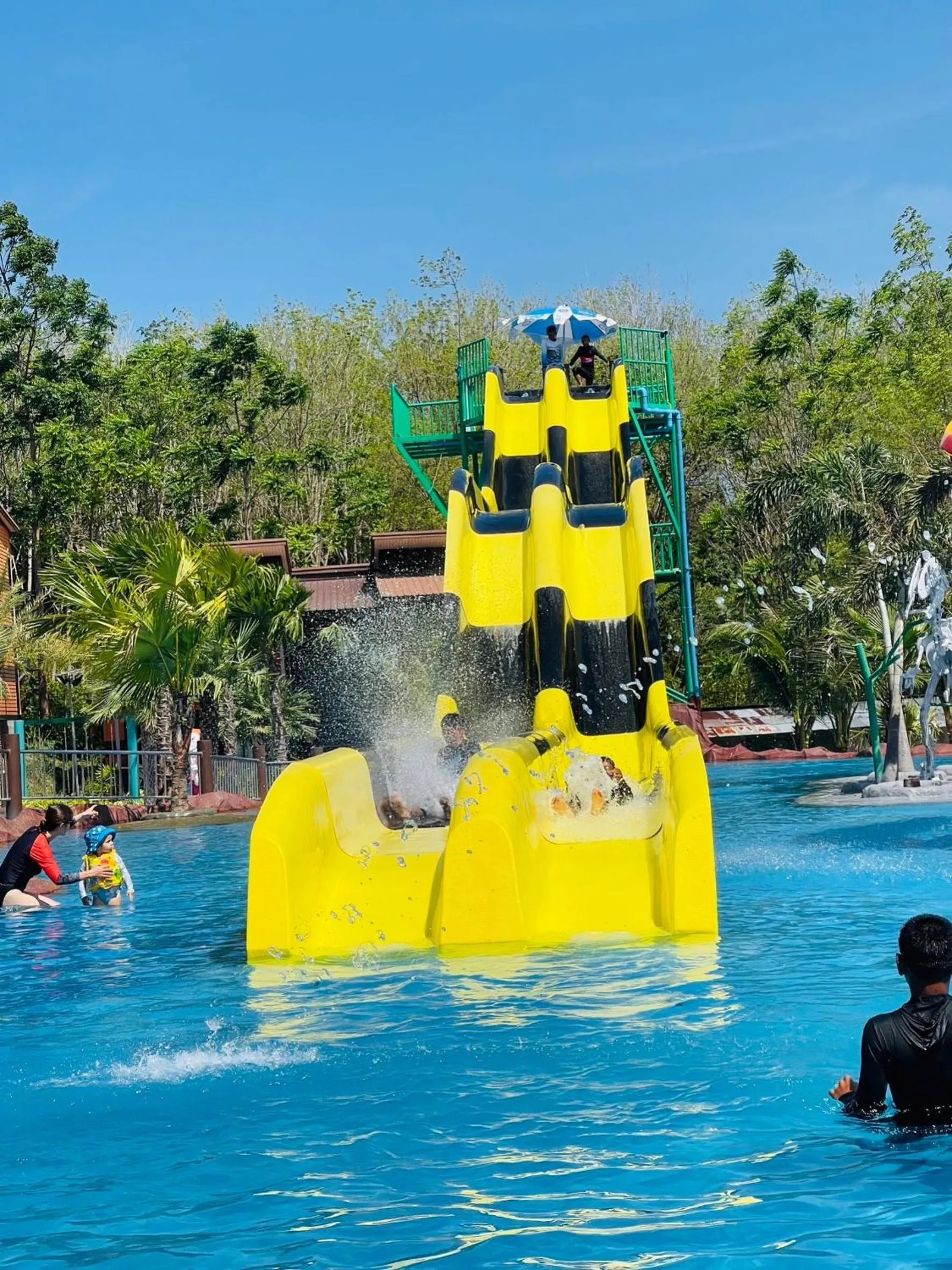 Aqua park in Chomview Resort