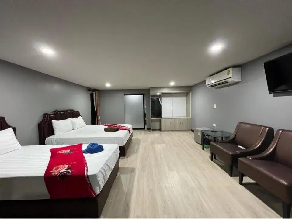 Triple Room with Balcony in Chomview Resort Triple Room with Balcony in Chomview Resort