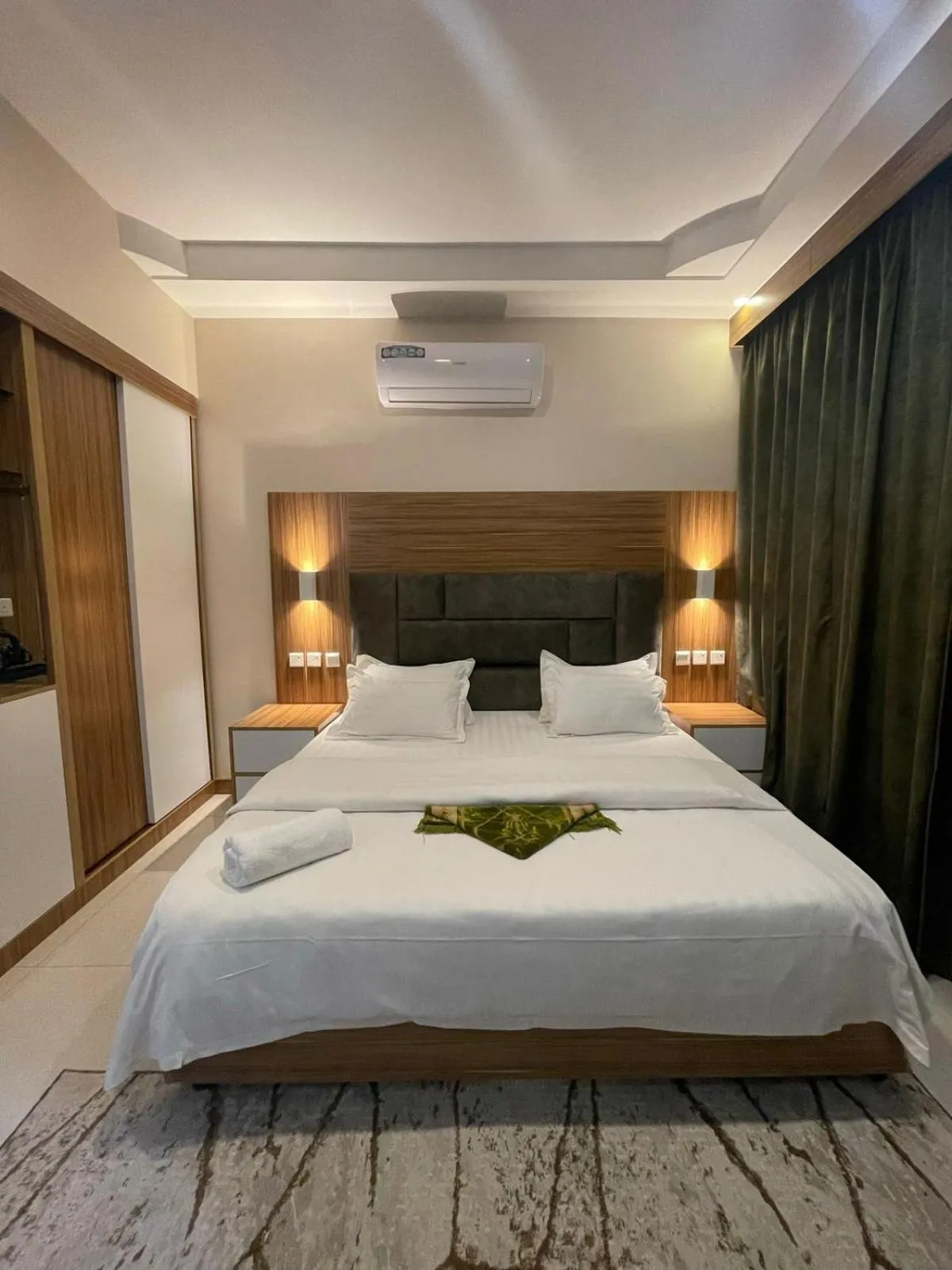 Bedroom, Bed in Orient House