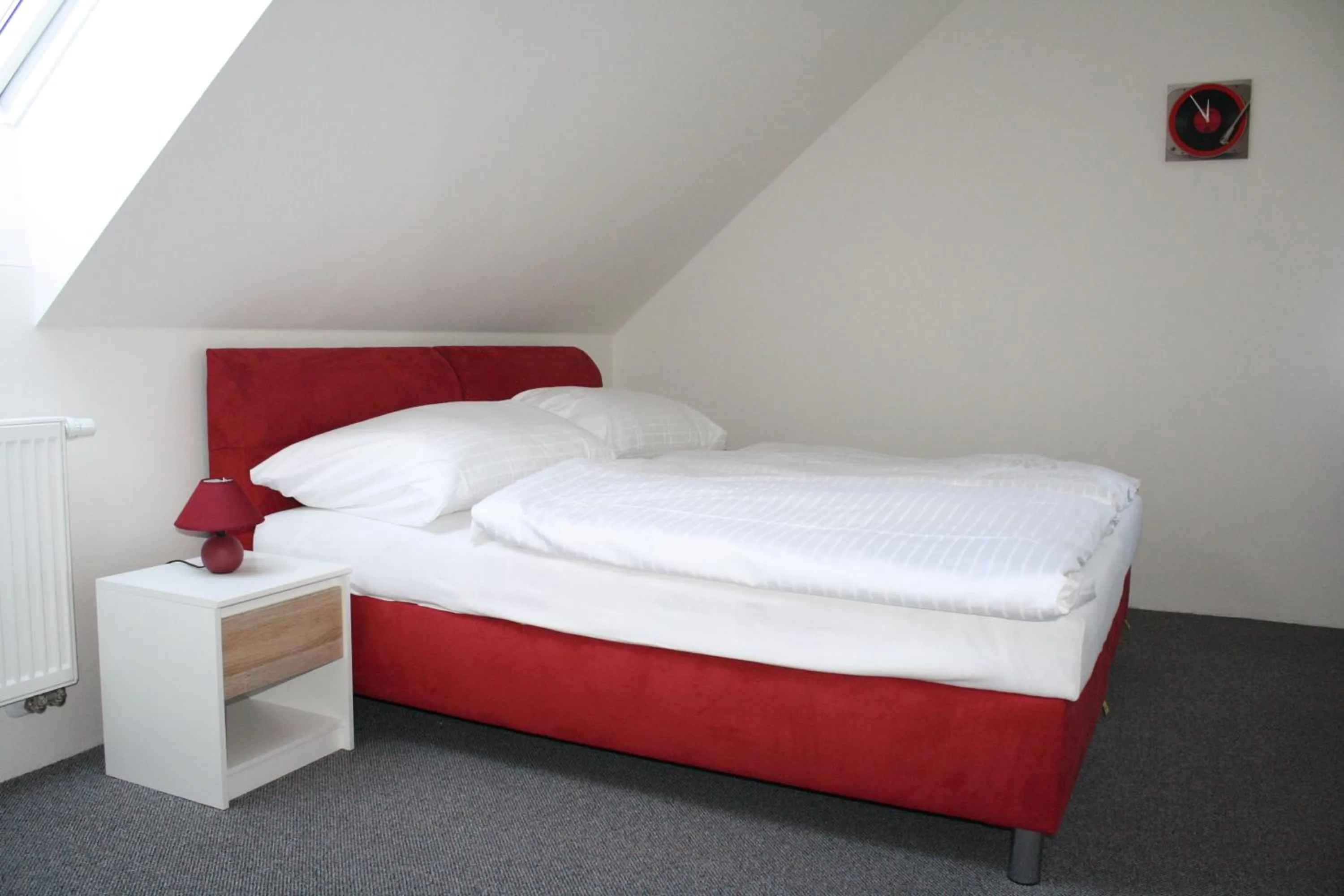 Double or Twin Room with Shower - single occupancy in Penzion a restaurace U Strnada