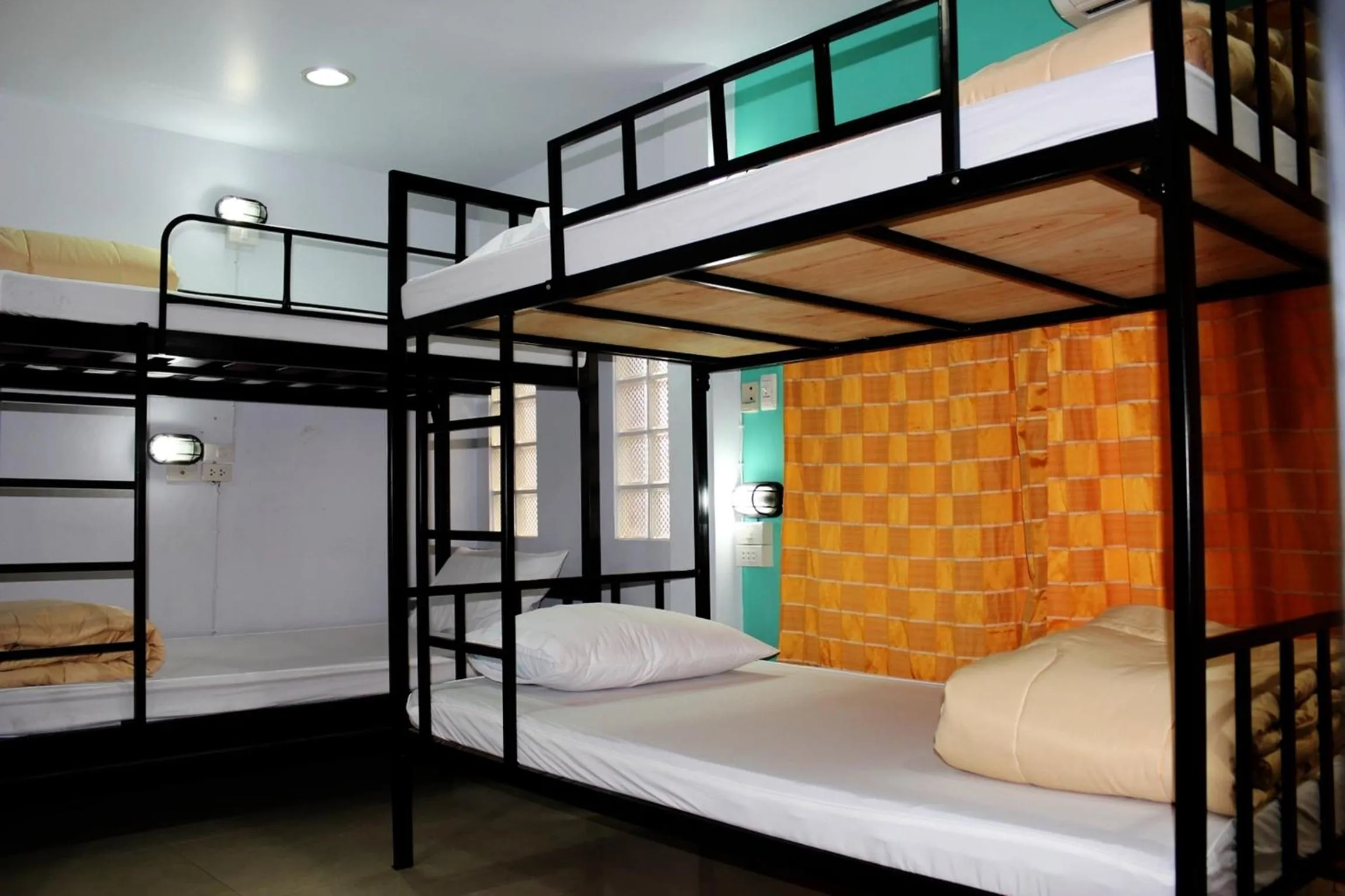 bunk bed, Bed in Home Base Hostel