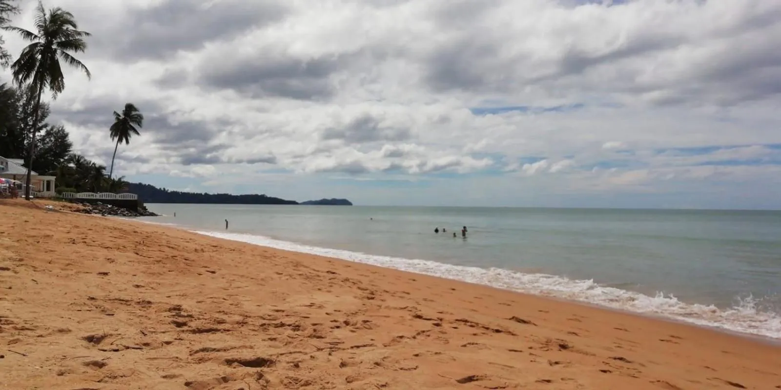 Beach in Chatin Guesthouse
