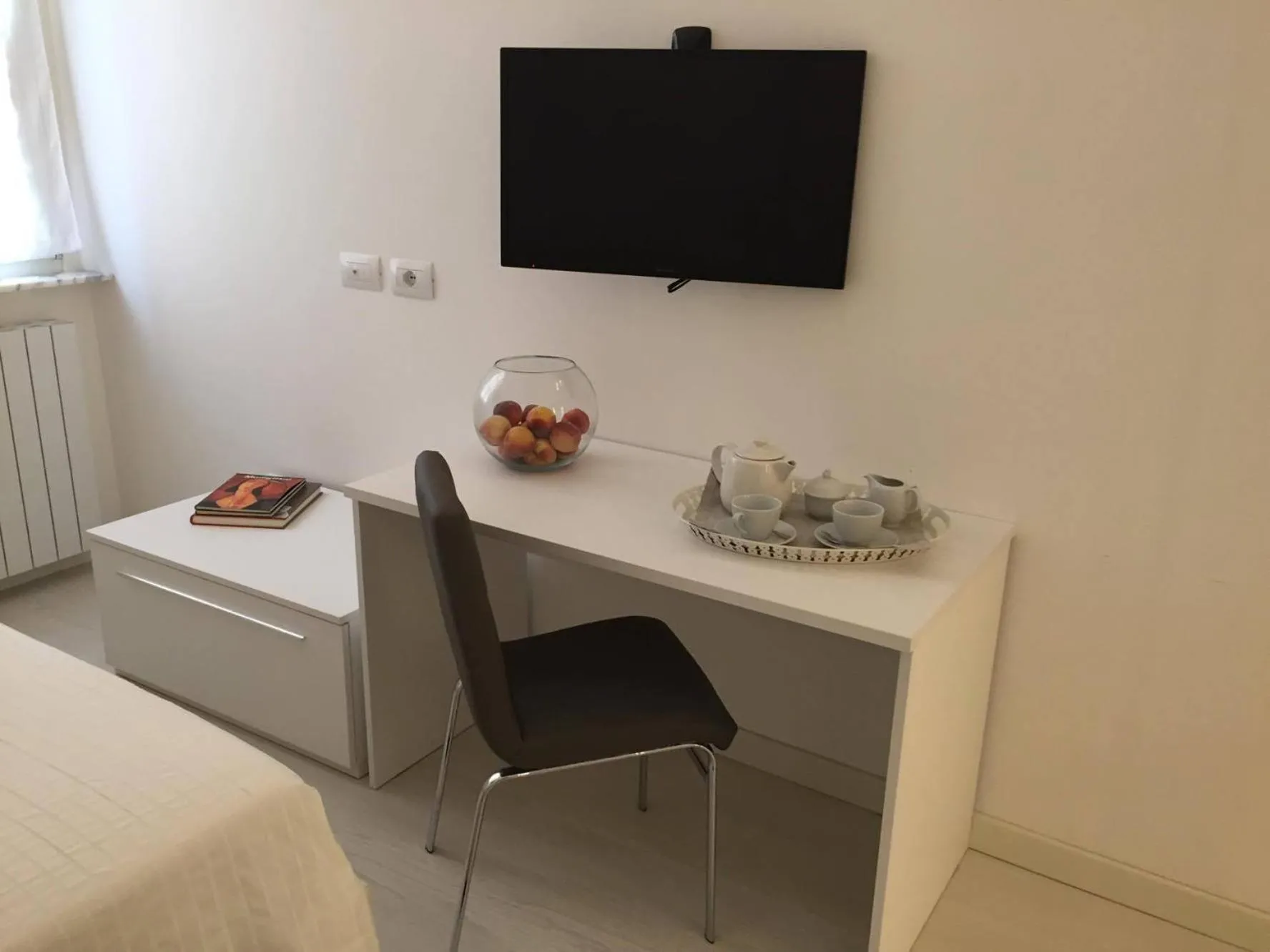 Decorative detail, Bed in Alberica10