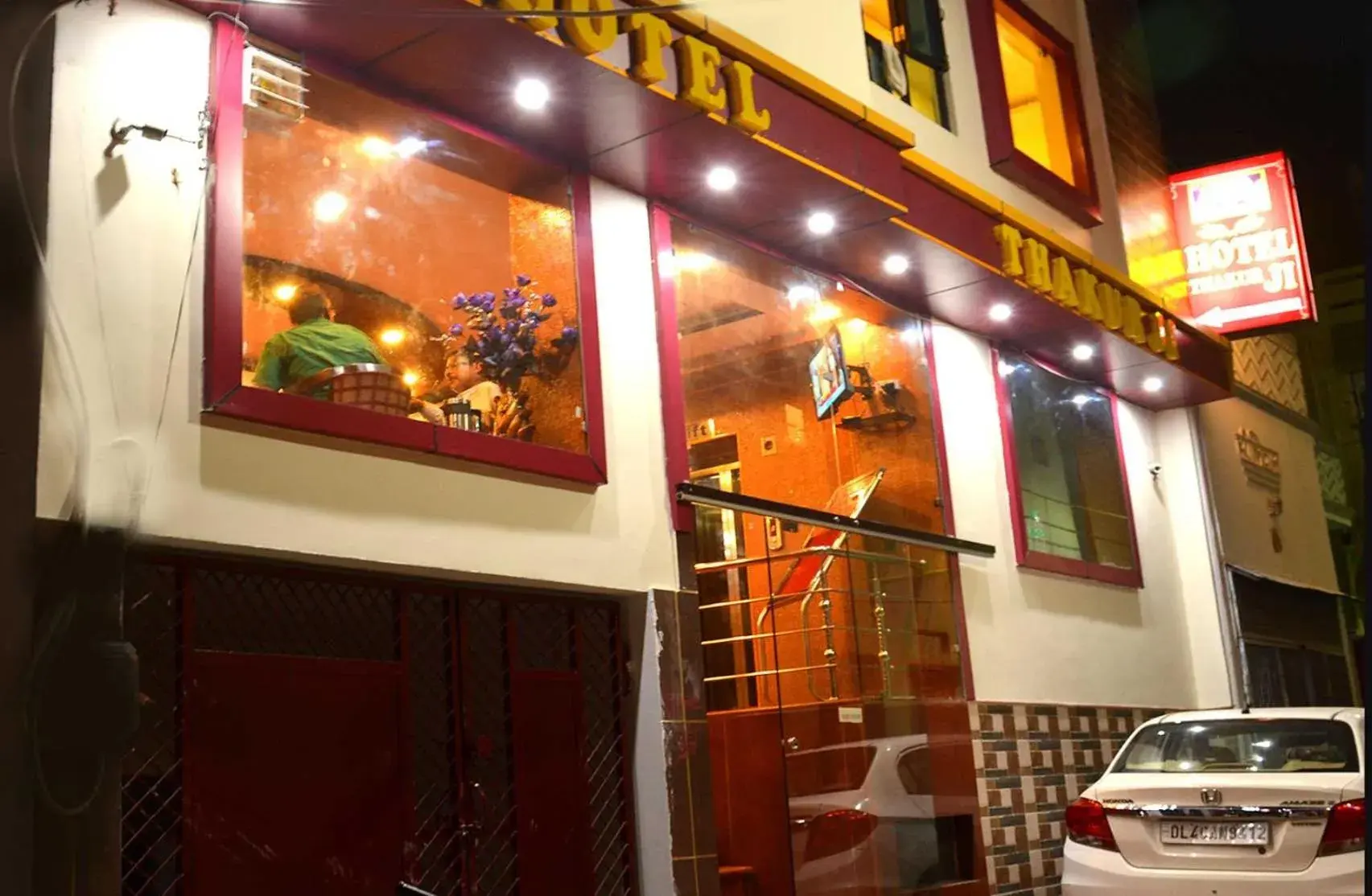 Facade/entrance in Hotel Thakur Ji Facade/entrance in Hotel Thakur Ji