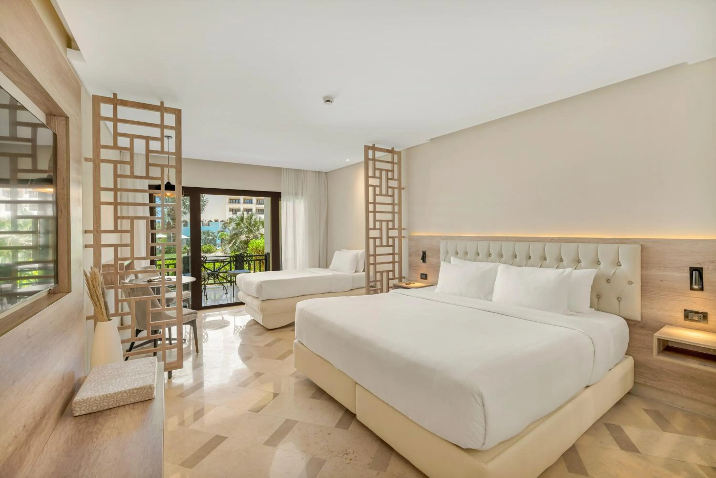 Balcony/Terrace, Bed in Steigenberger Aldau Beach Hotel