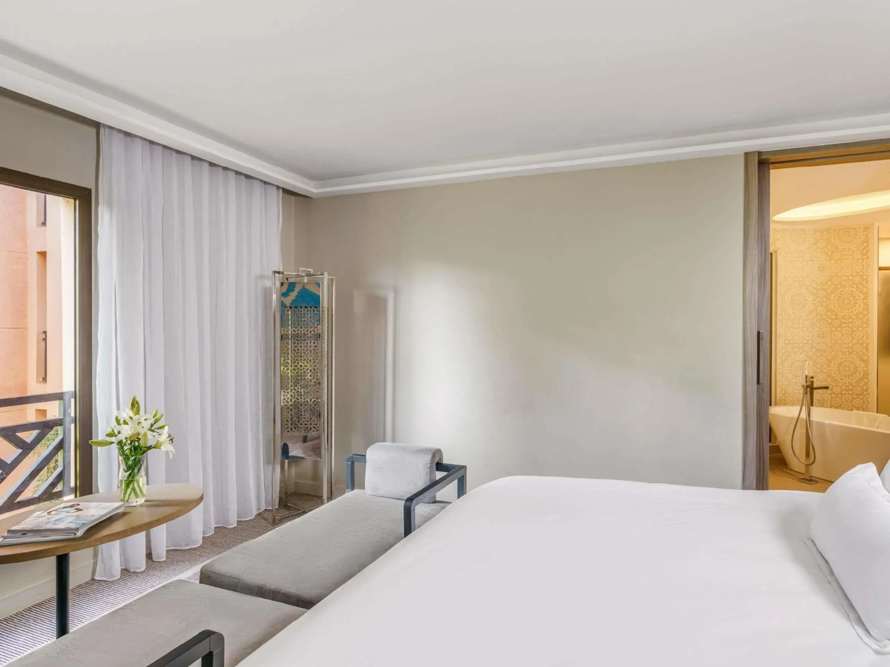 Bedroom, Bed in Mövenpick Hotel Mansour Eddahbi Marrakech Bedroom, Bed in Mövenpick Hotel Mansour Eddahbi Marrakech