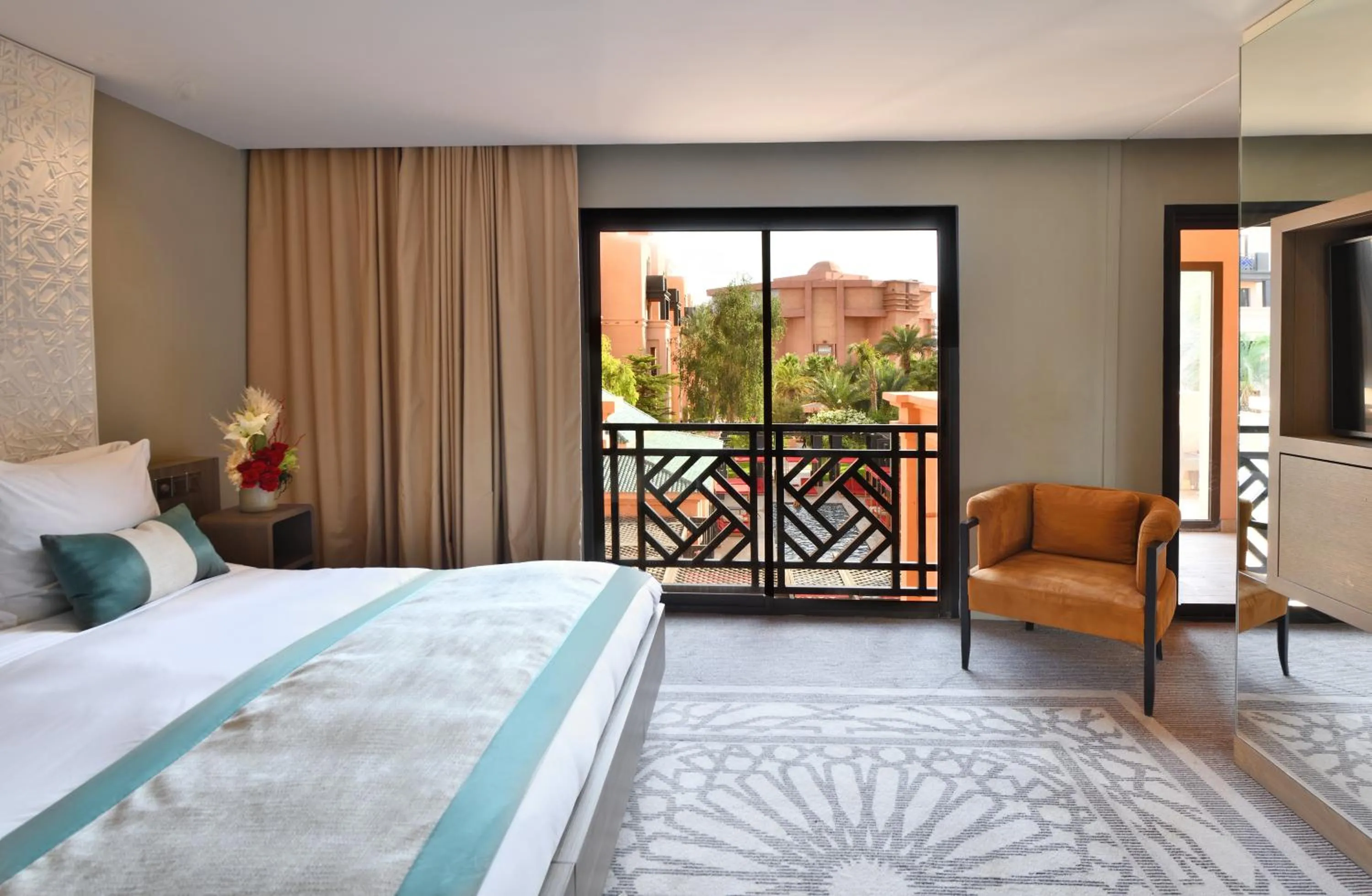 Bedroom, Bed in Mövenpick Hotel Mansour Eddahbi Marrakech