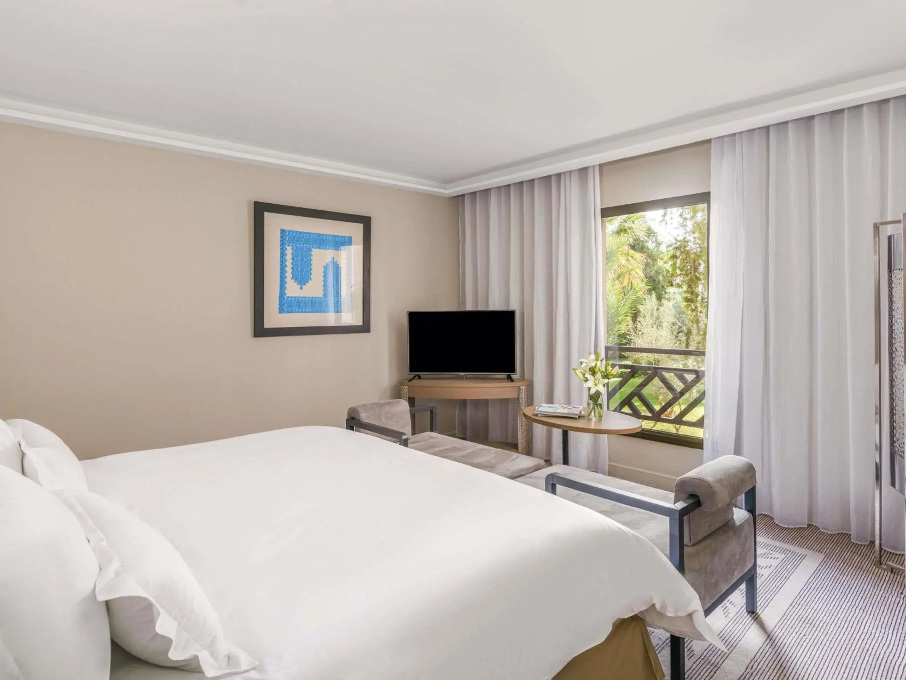 Bedroom, Bed in Mövenpick Hotel Mansour Eddahbi Marrakech Bedroom, Bed in Mövenpick Hotel Mansour Eddahbi Marrakech