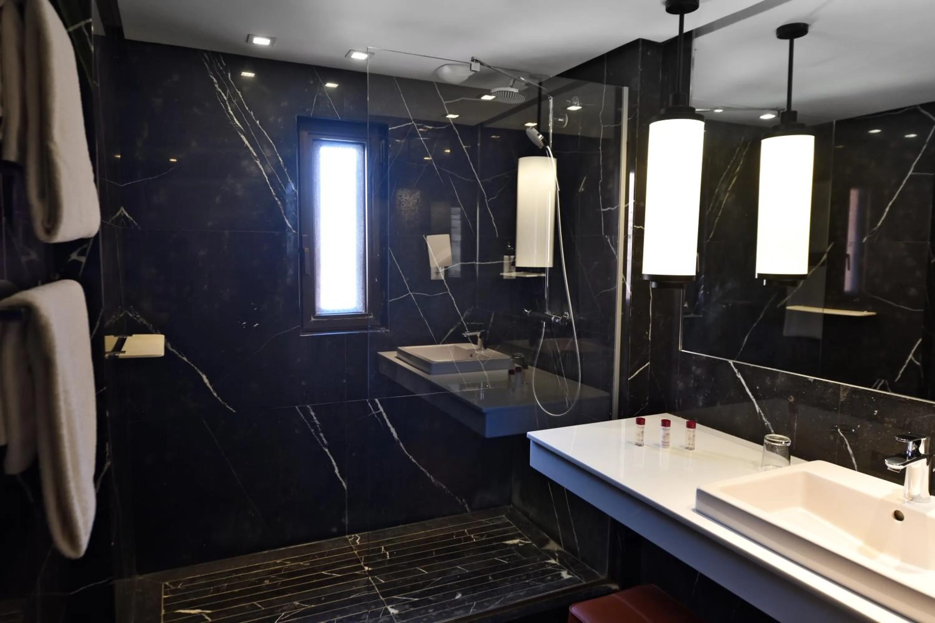 Bathroom in Mövenpick Hotel Mansour Eddahbi Marrakech