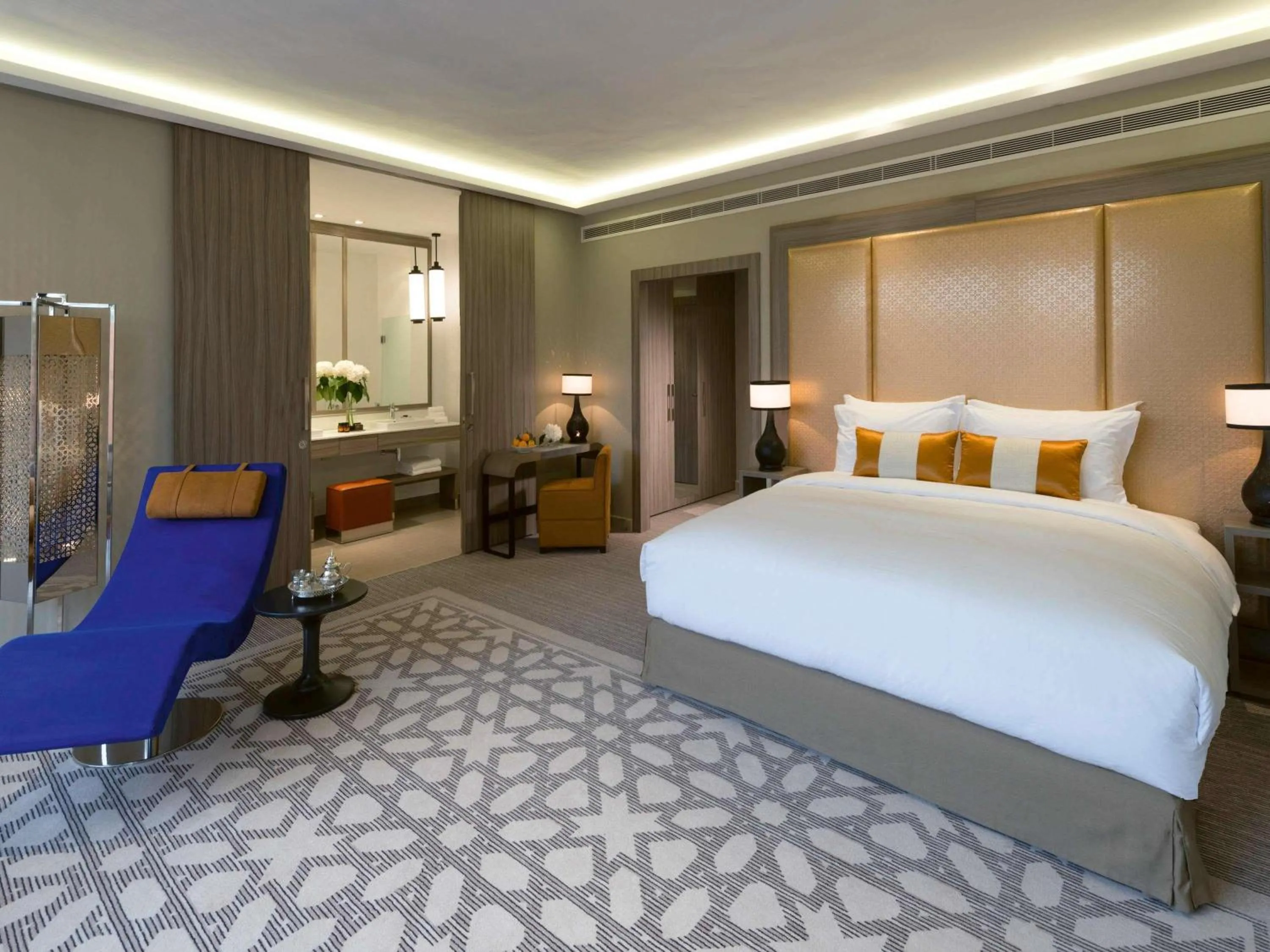 Bedroom, Bed in Mövenpick Hotel Mansour Eddahbi Marrakech