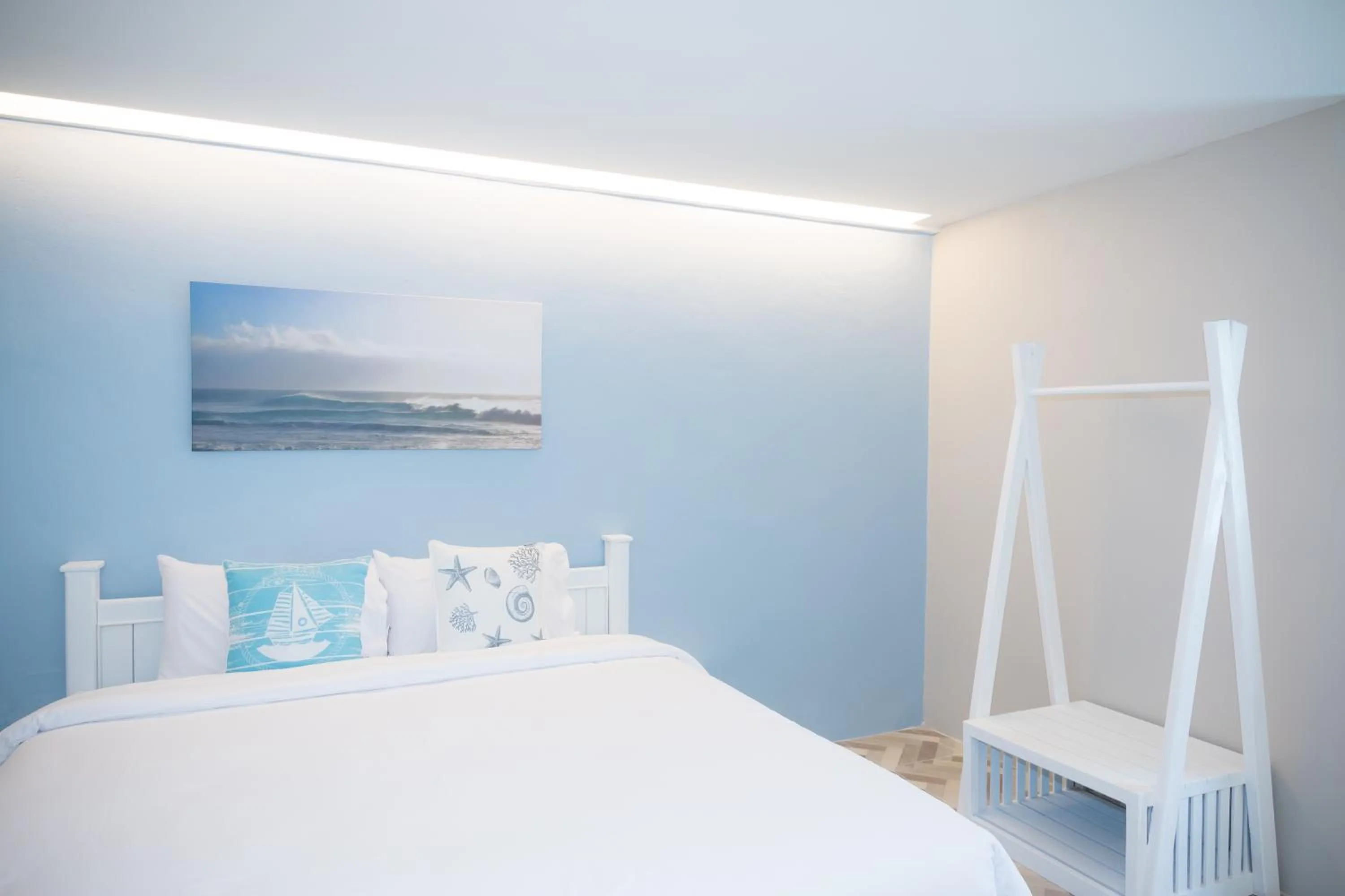 Decorative detail, Bed in THE HABITAT Koh Chang - VJ Island View